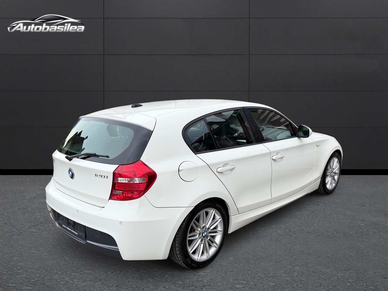 BMW 120i M Paket Dynamic Edition-image-4