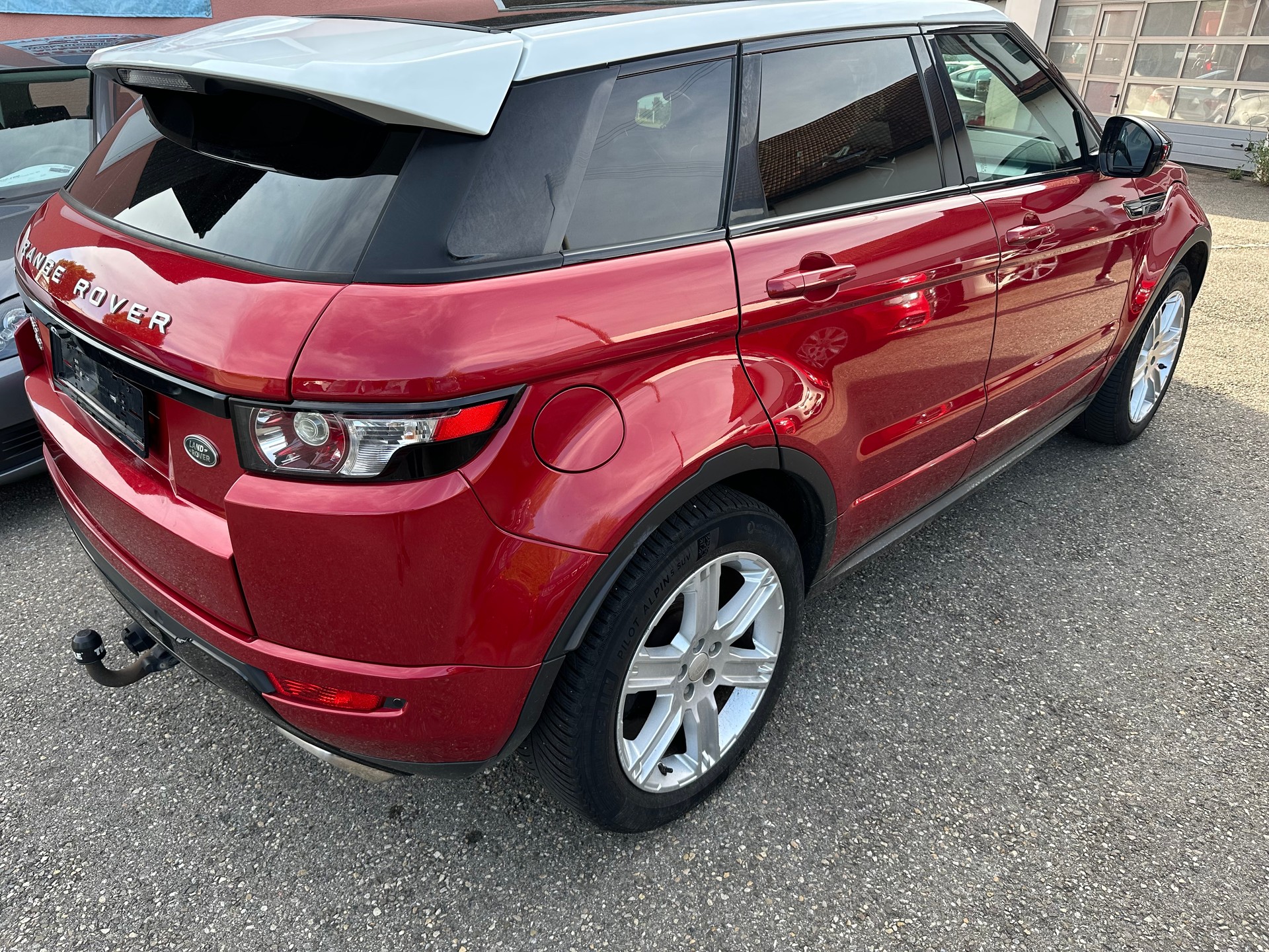 LAND ROVER Range Rover Evoque 2.2 SD4 Dynamic AT9-image-3