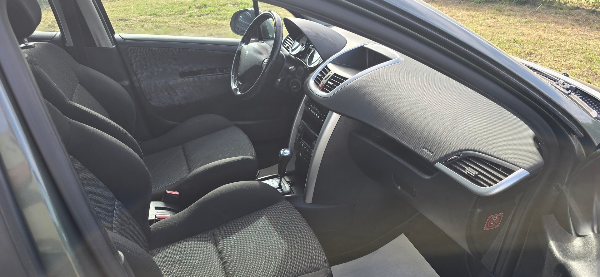 PEUGEOT 207 SW 1.6 16V Sport Automatic-image-10