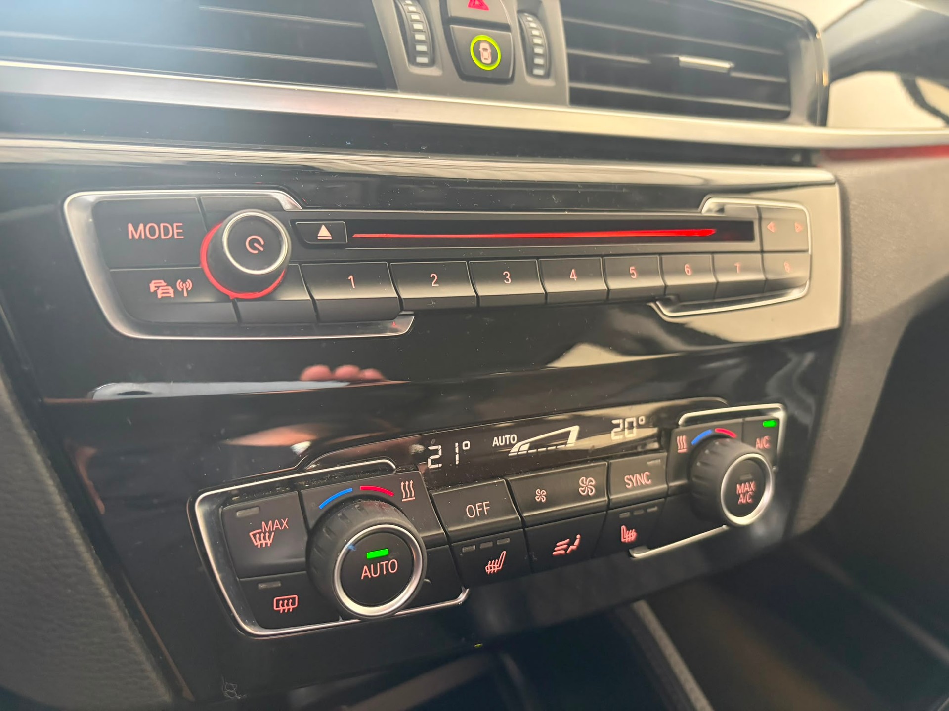 BMW X1 xDrive 18d xLine Steptronic-image-10