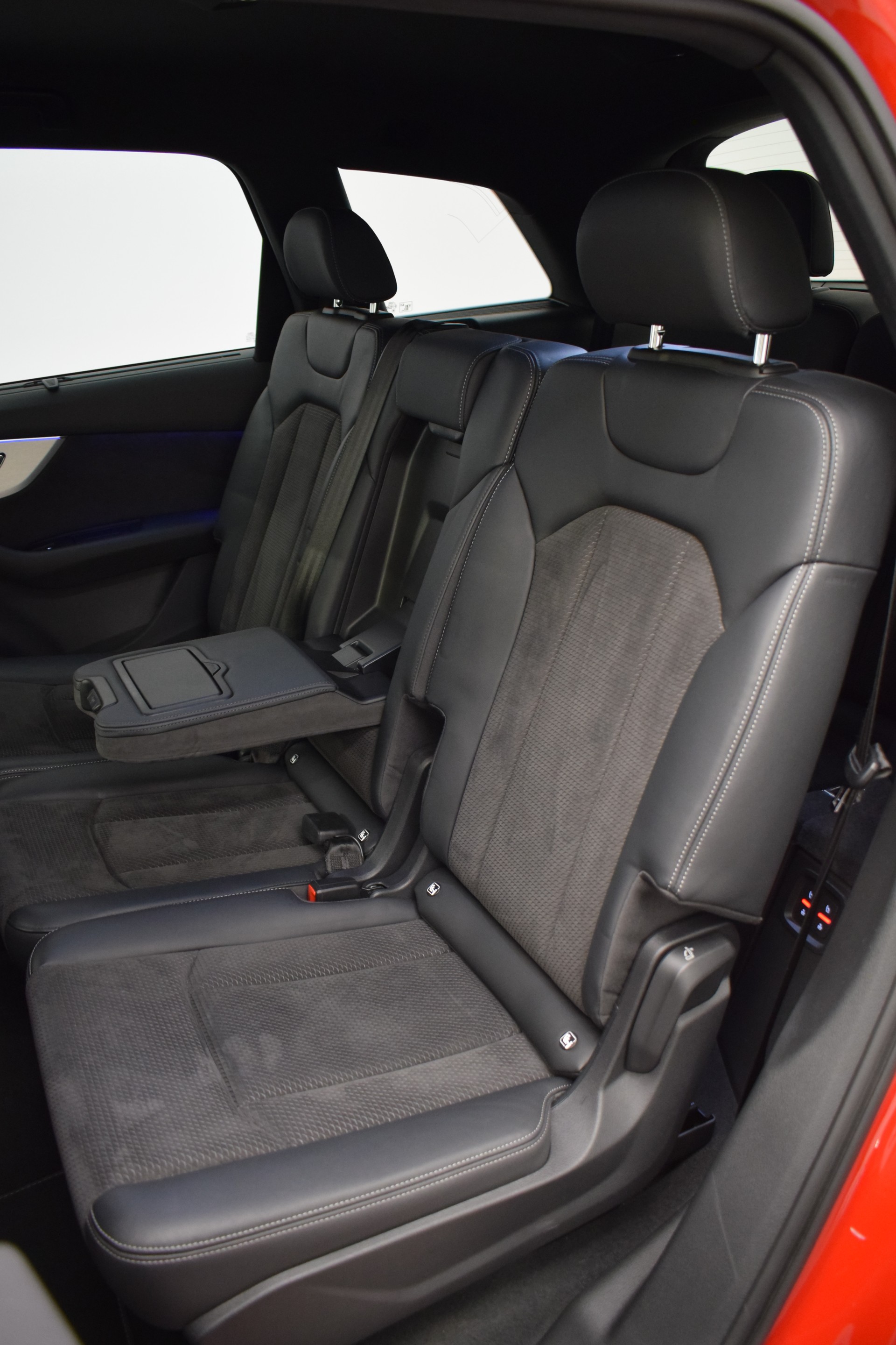 AUDI SQ7 TFSI quattro tiptronic, Anhängerkupplung, 7 Sitzer-image-17