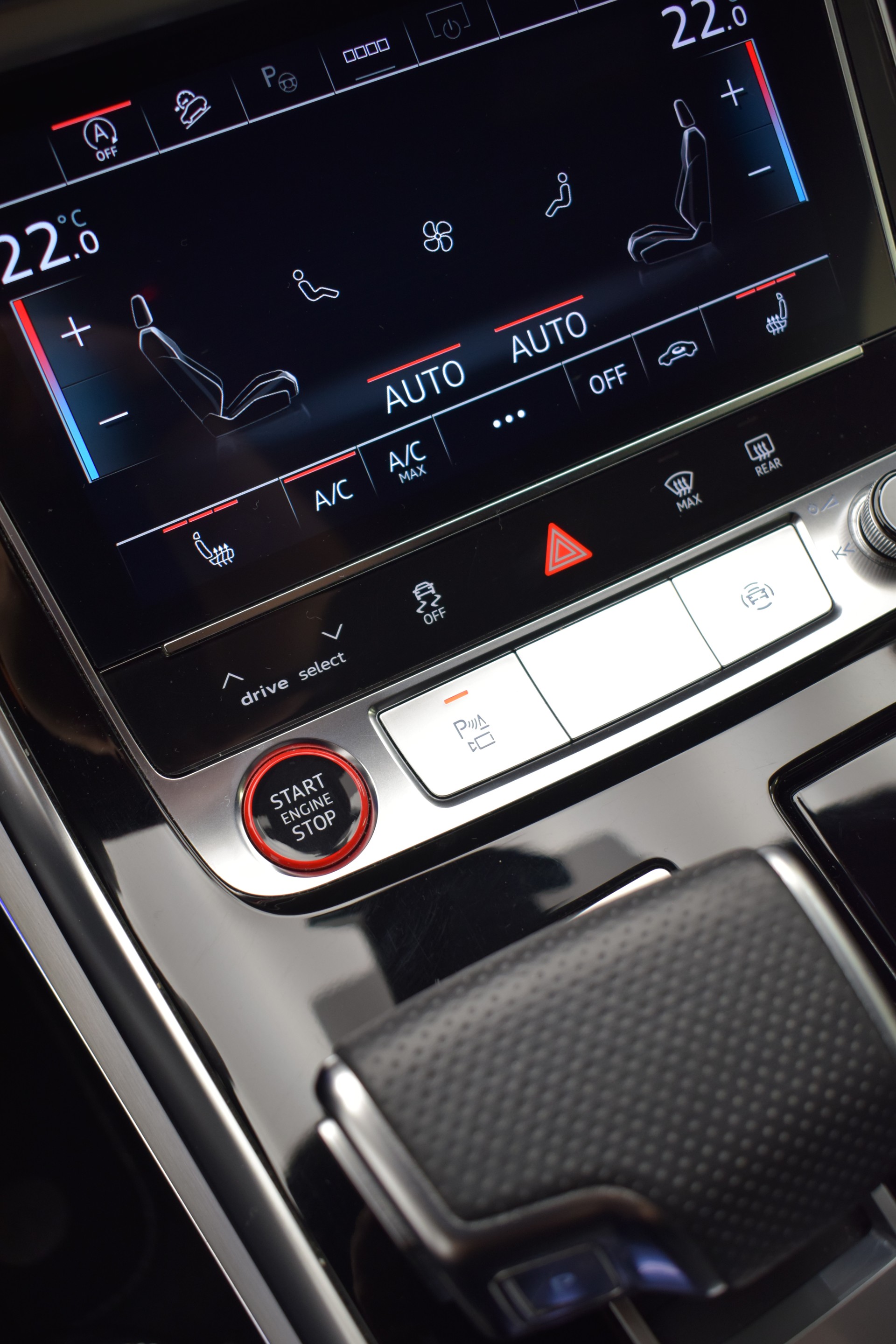 AUDI SQ7 TFSI quattro tiptronic, Anhängerkupplung, 7 Sitzer-image-26