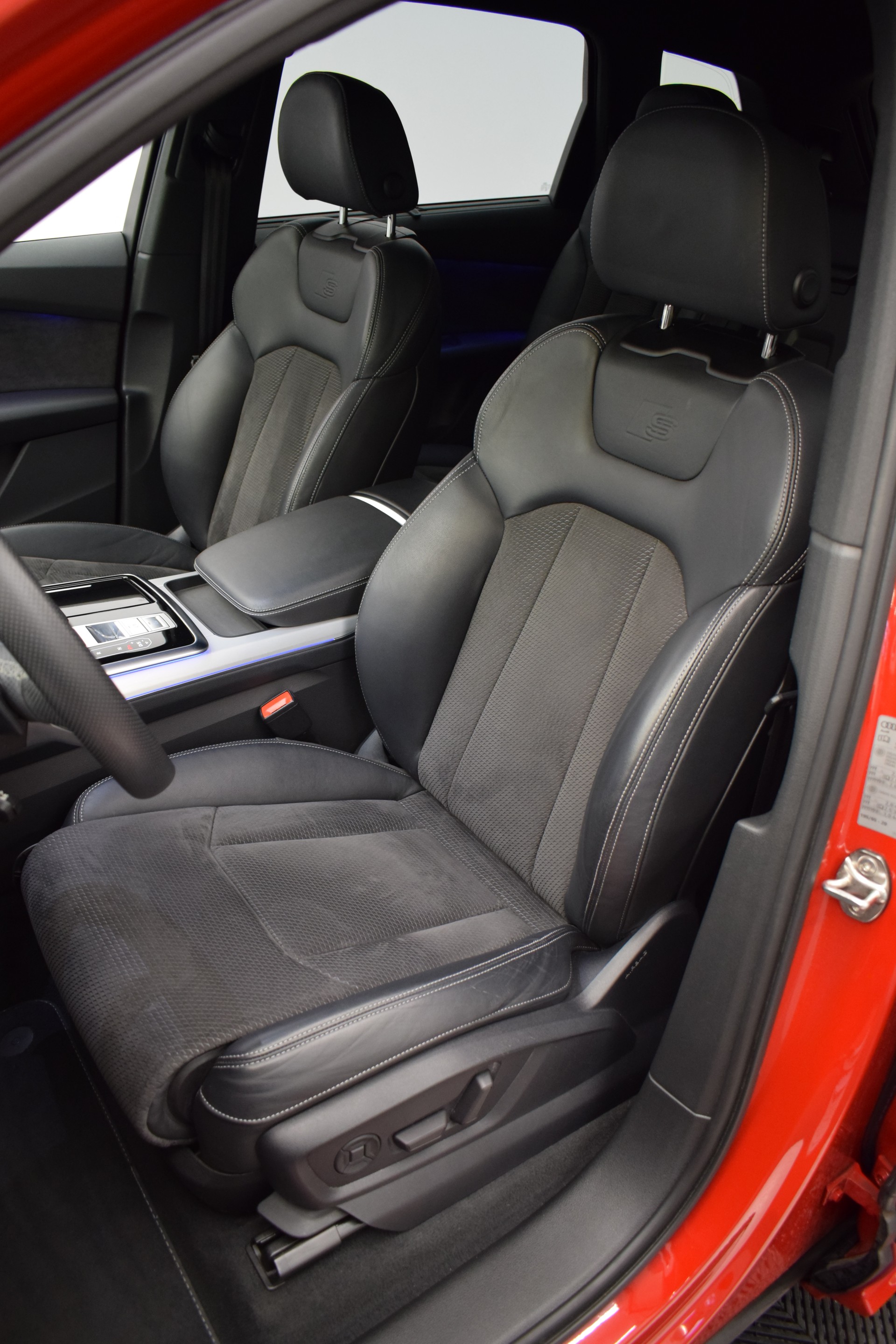 AUDI SQ7 TFSI quattro tiptronic, Anhängerkupplung, 7 Sitzer-image-16