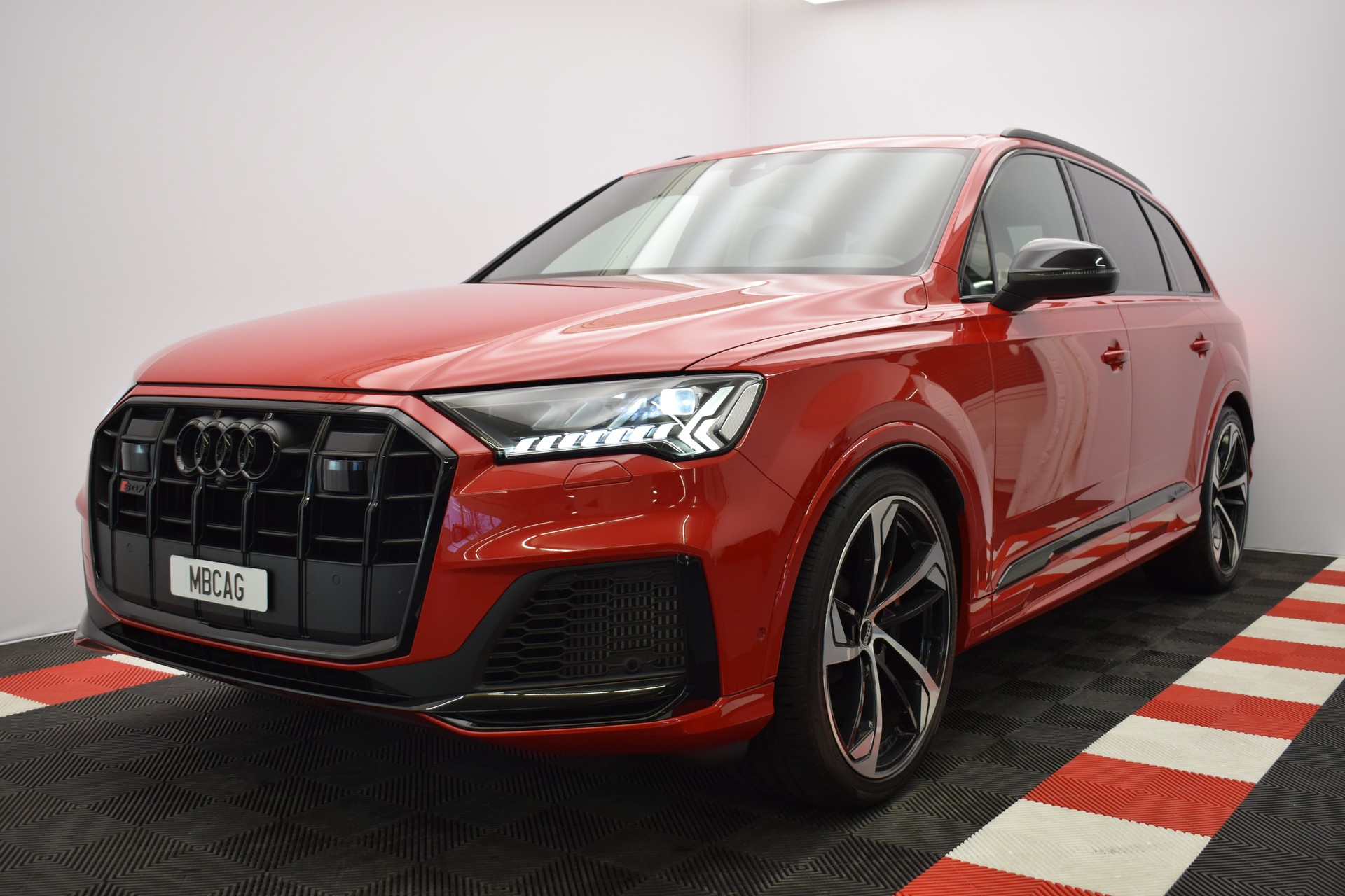 AUDI SQ7 TFSI quattro tiptronic, Anhängerkupplung, 7 Sitzer-showroom-element-1
