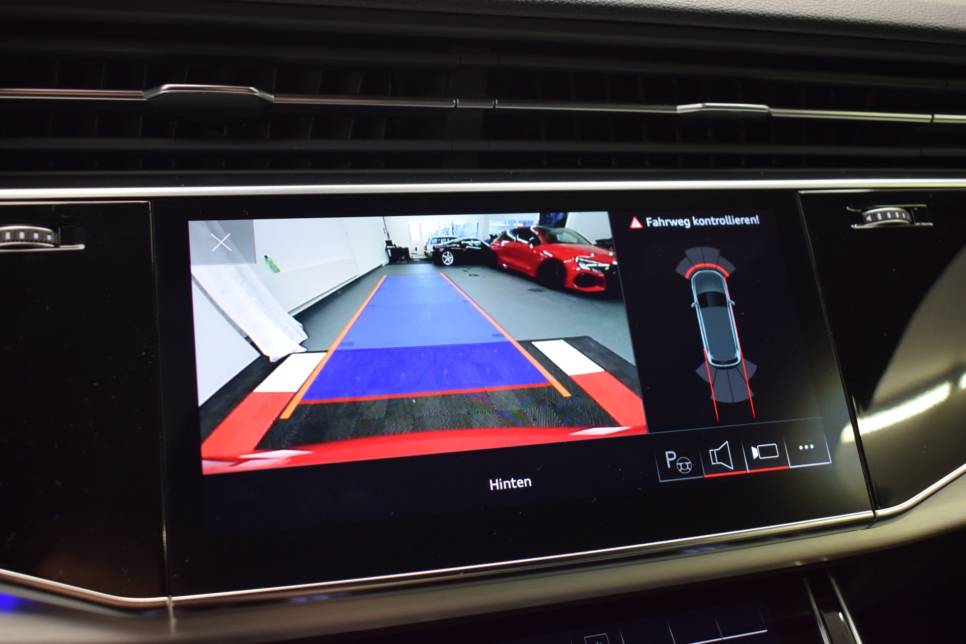 AUDI SQ7 TFSI quattro tiptronic, Anhängerkupplung, 7 Sitzer-image-22