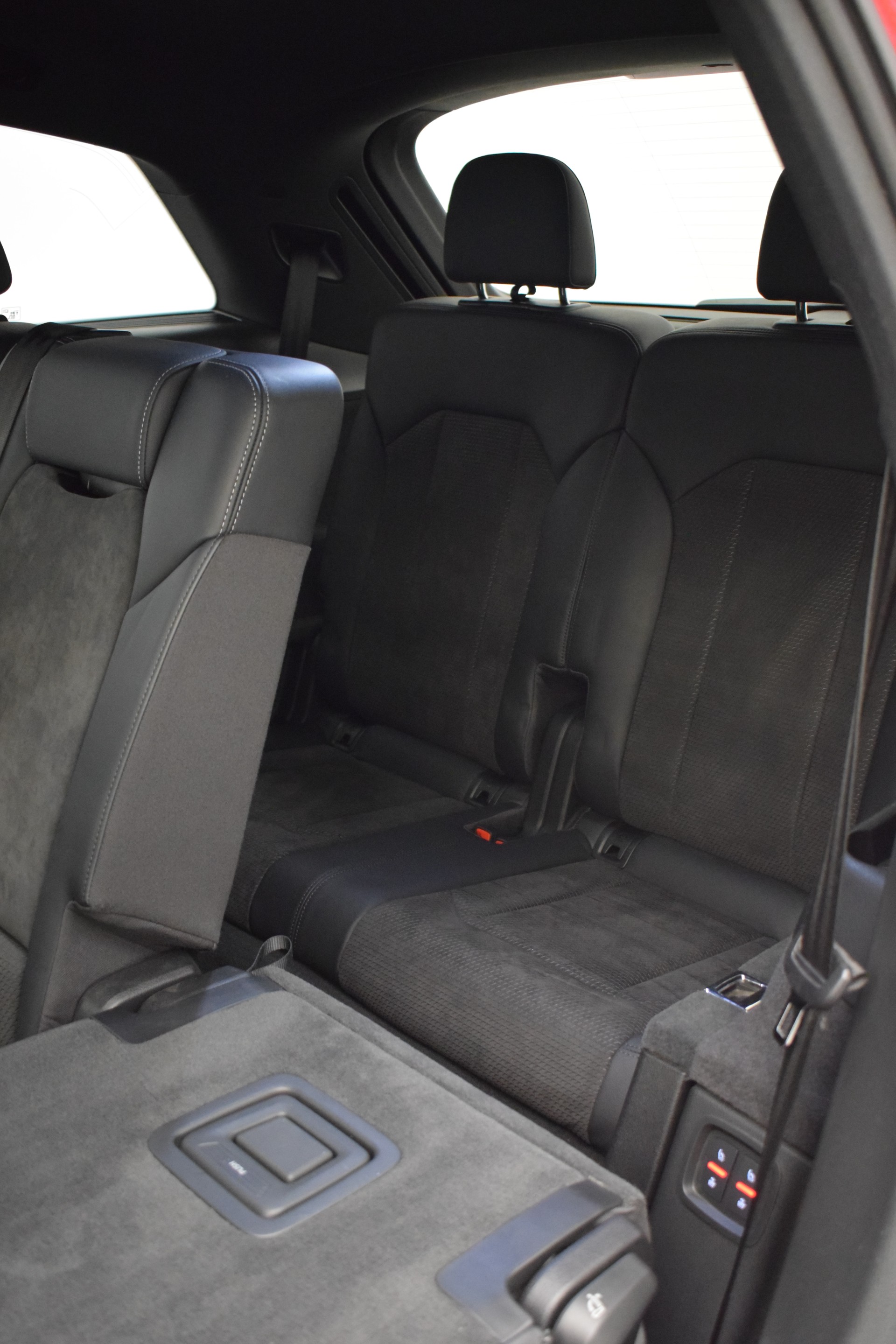 AUDI SQ7 TFSI quattro tiptronic, Anhängerkupplung, 7 Sitzer-image-18