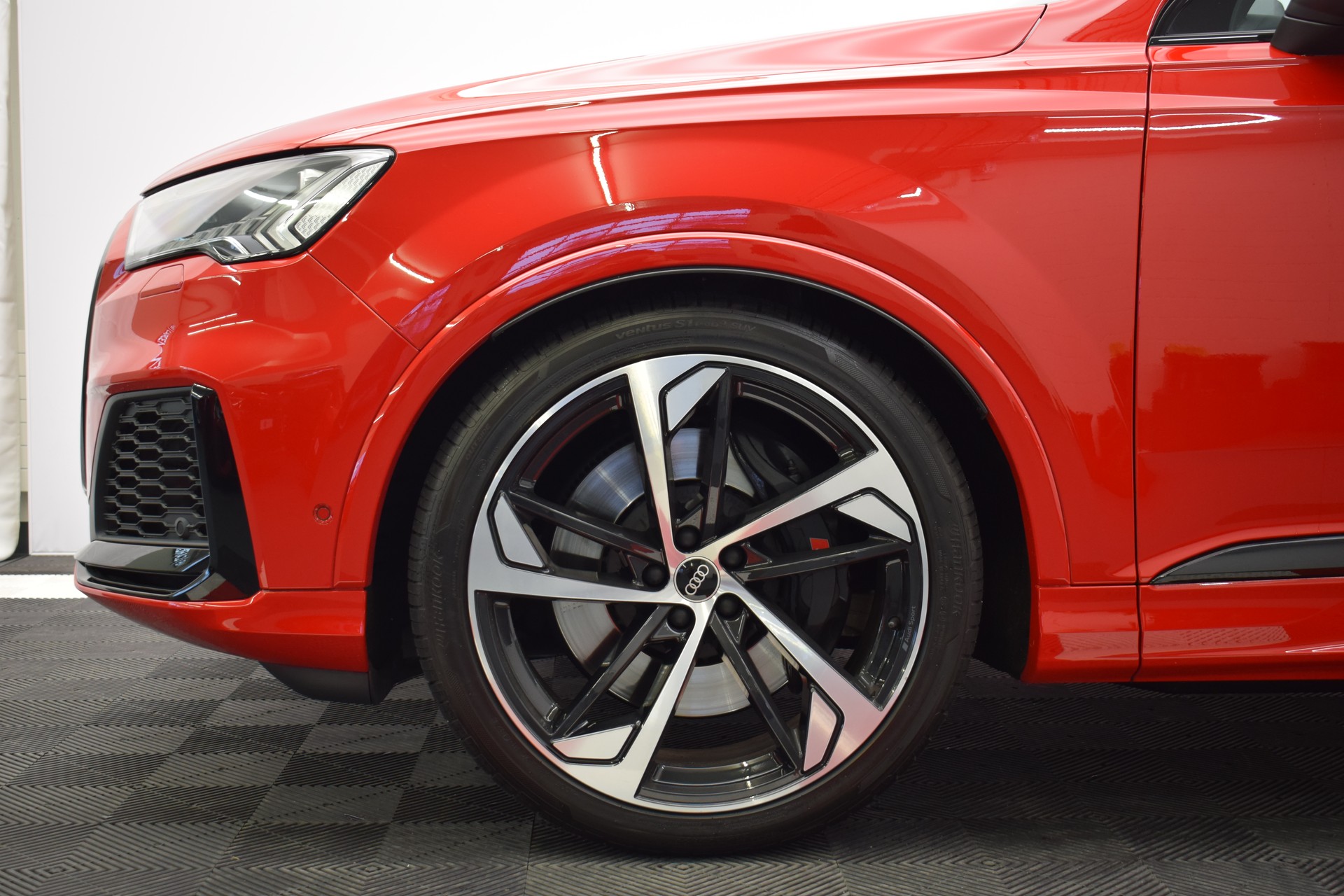 AUDI SQ7 TFSI quattro tiptronic, Anhängerkupplung, 7 Sitzer-image-5