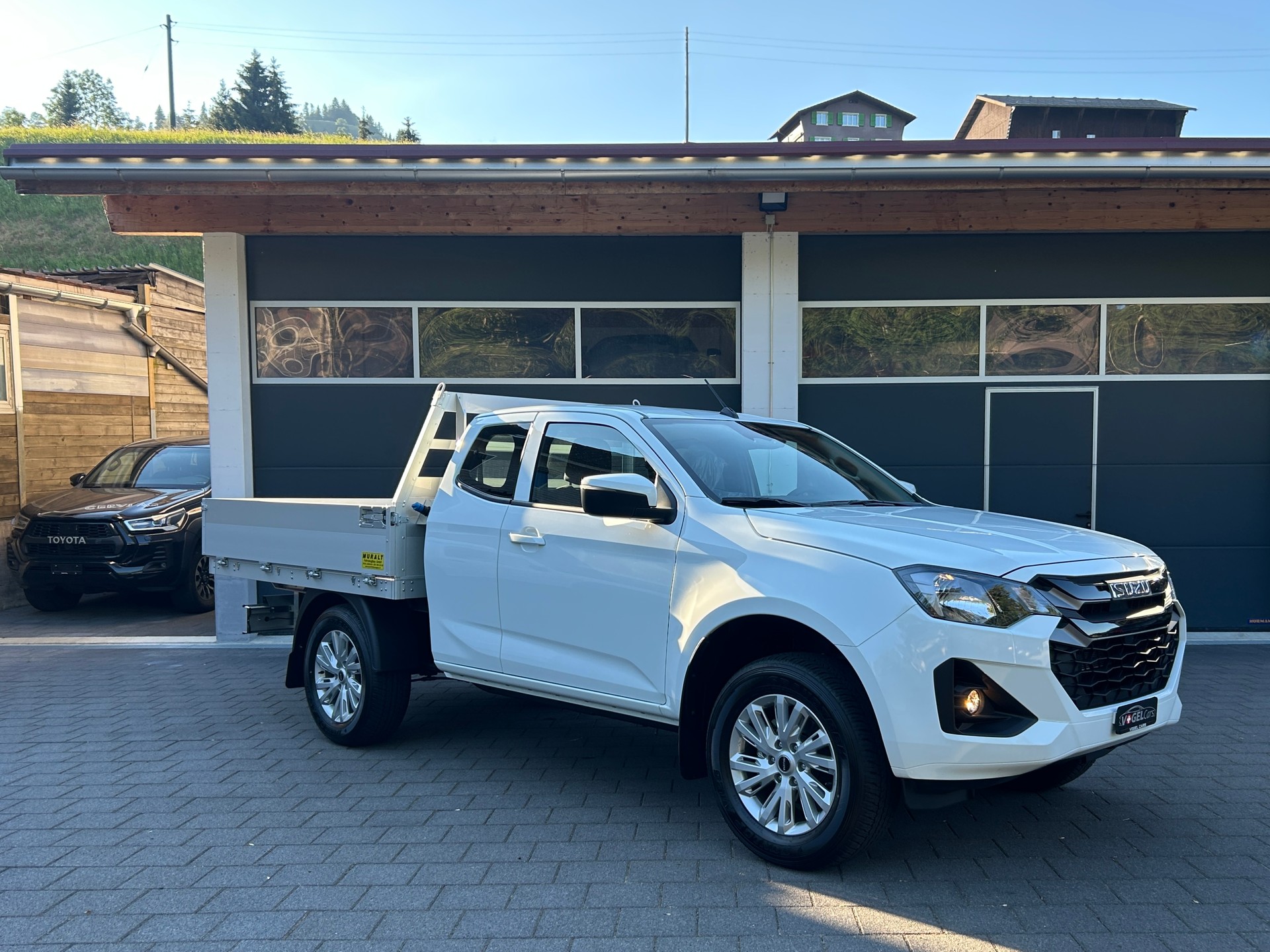 ISUZU D-MAX 1.9 SpaceCab N60FBB+4x4 AT-image-3