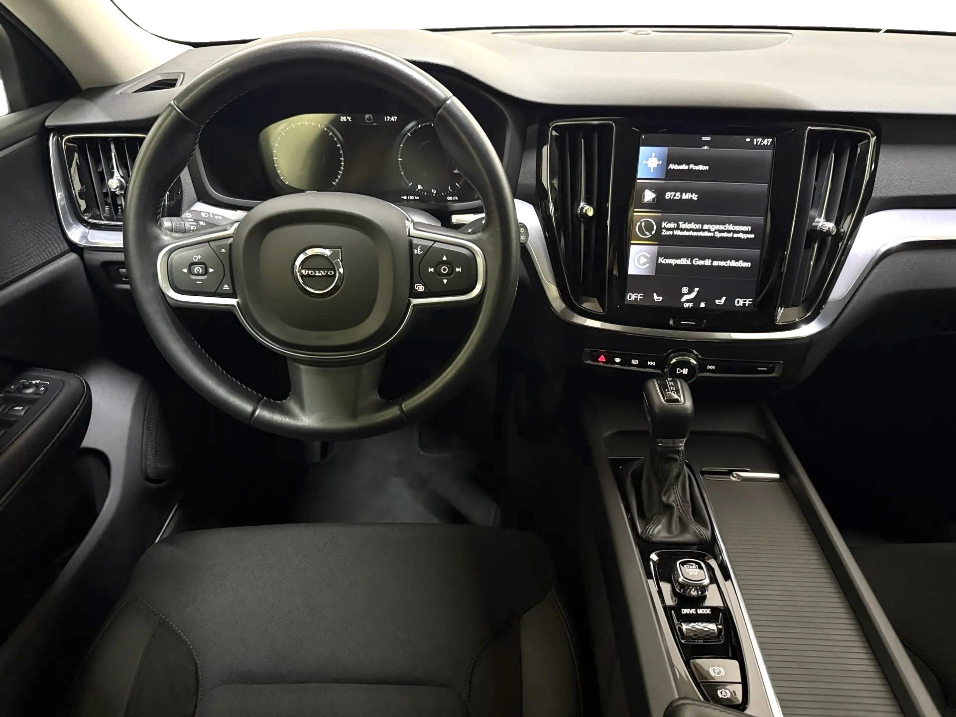 VOLVO V60 D3 Momentum Geartronic-image-14