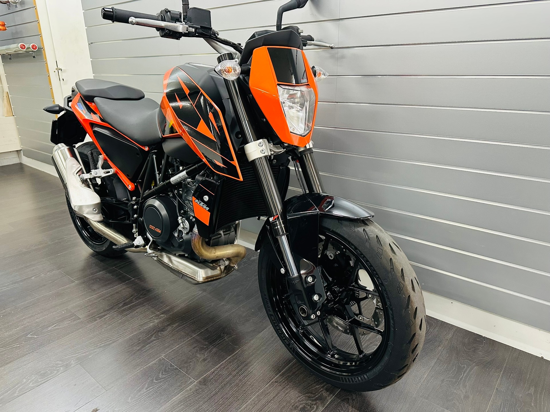 KTM 690 Duke ABS-image-2