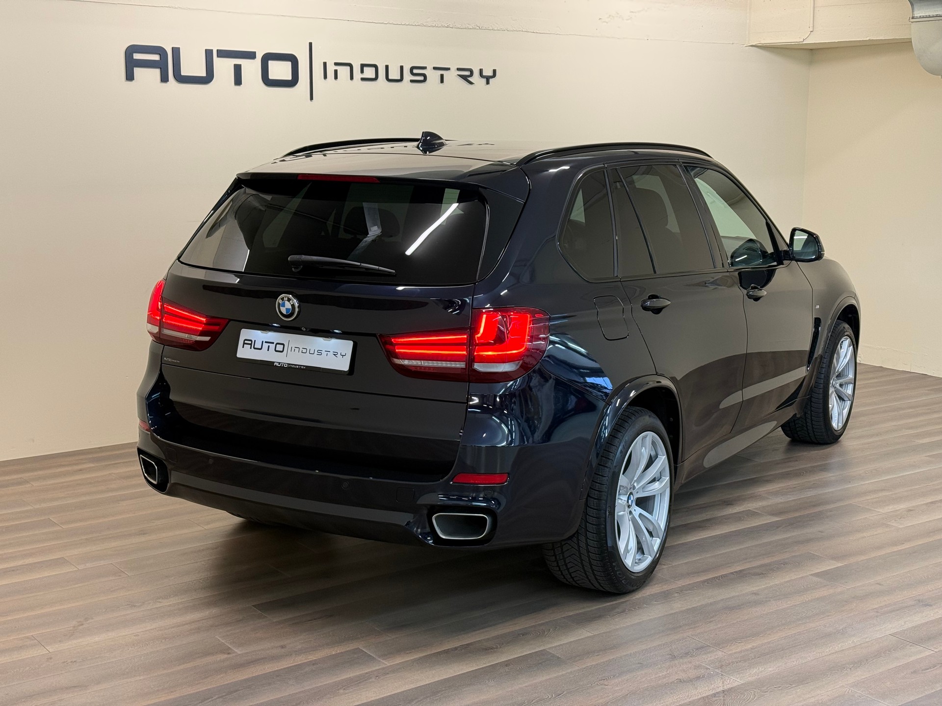 BMW X5 xDrive 30d Steptronic M-Sportpaket-showroom-element-2