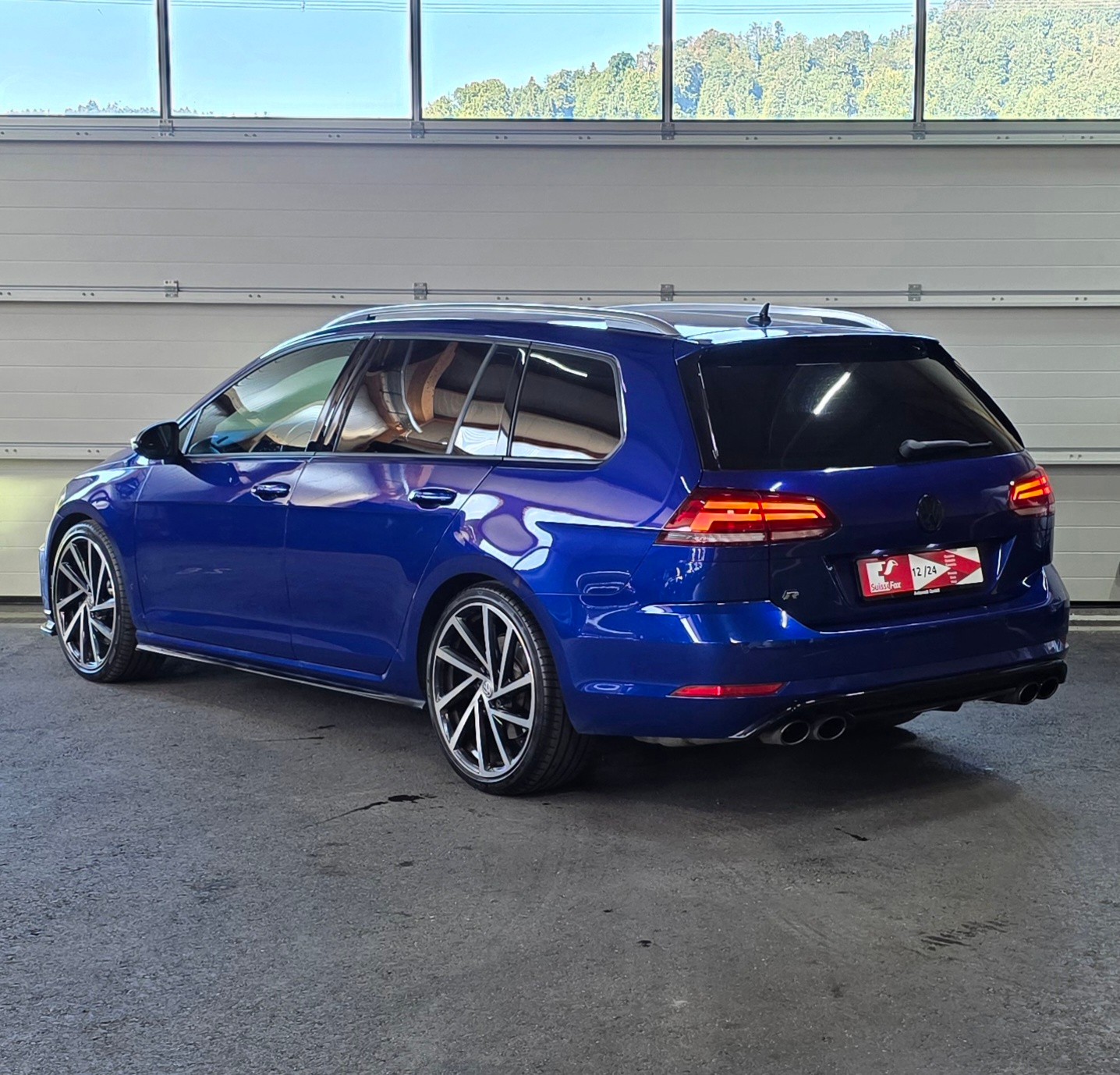 VW Golf Variant 2.0 TSI R 4Motion DSG-showroom-element-2