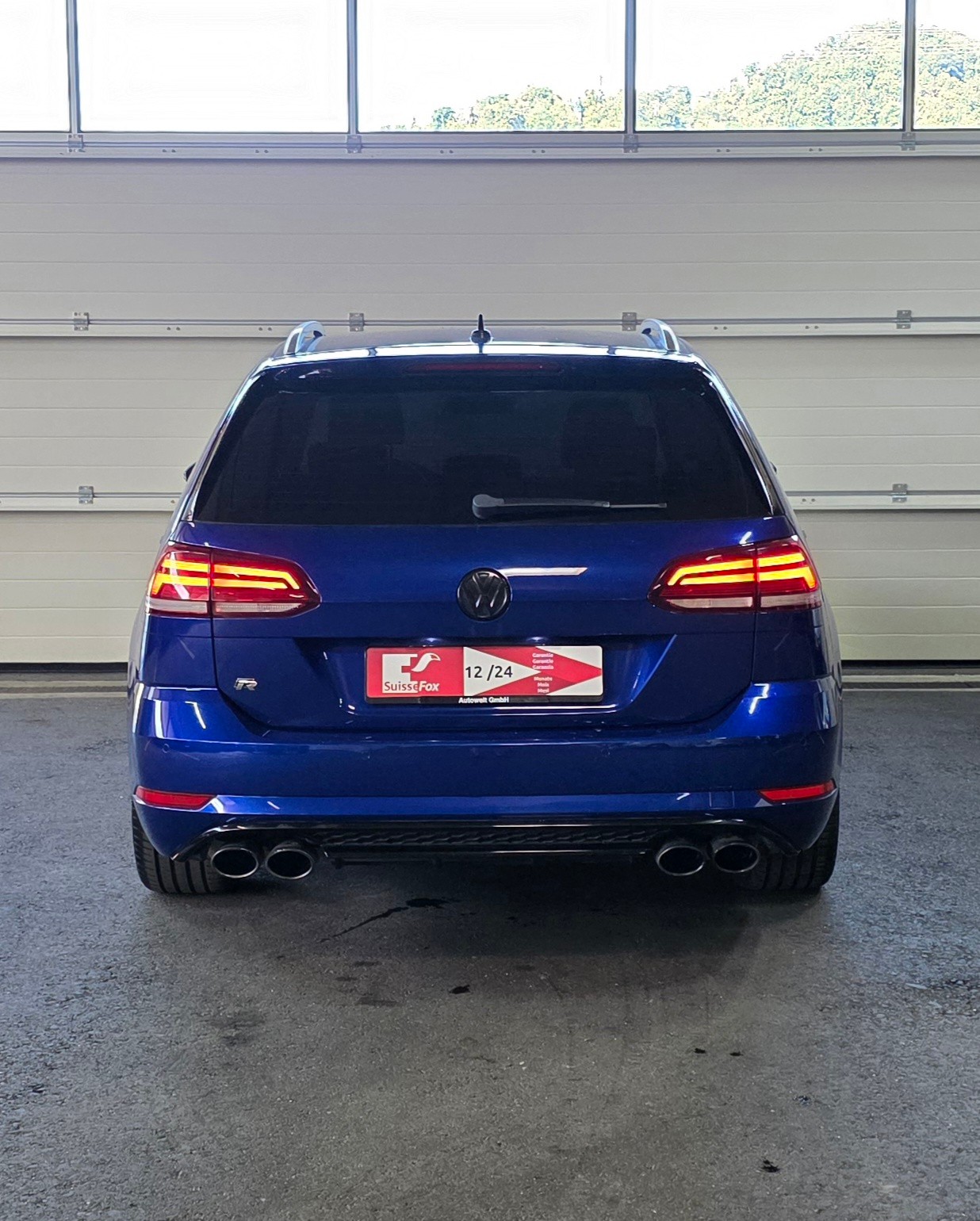VW Golf Variant 2.0 TSI R 4Motion DSG-showroom-element-3