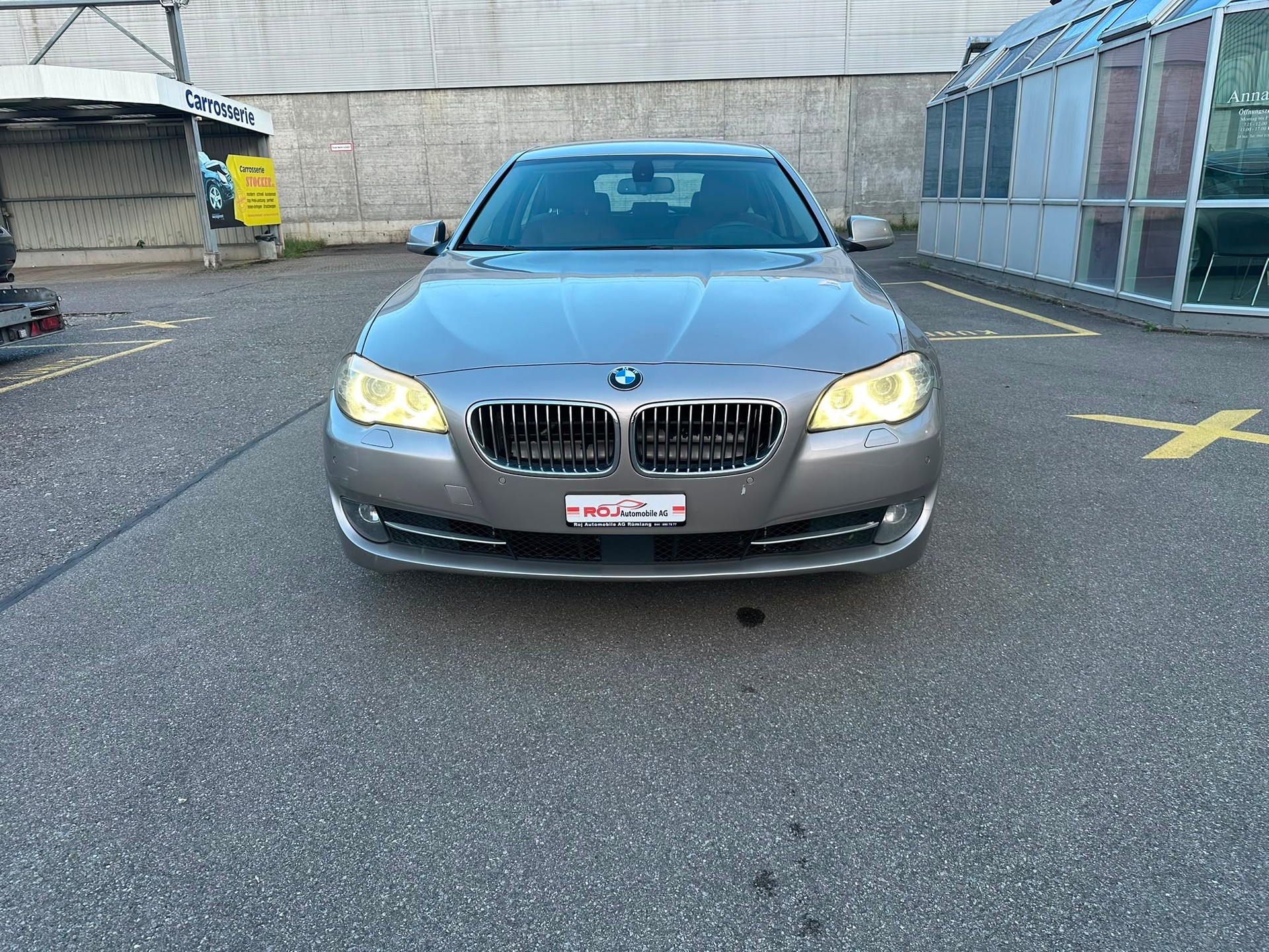 BMW 525d xDrive Touring Steptronic-showroom-element-2