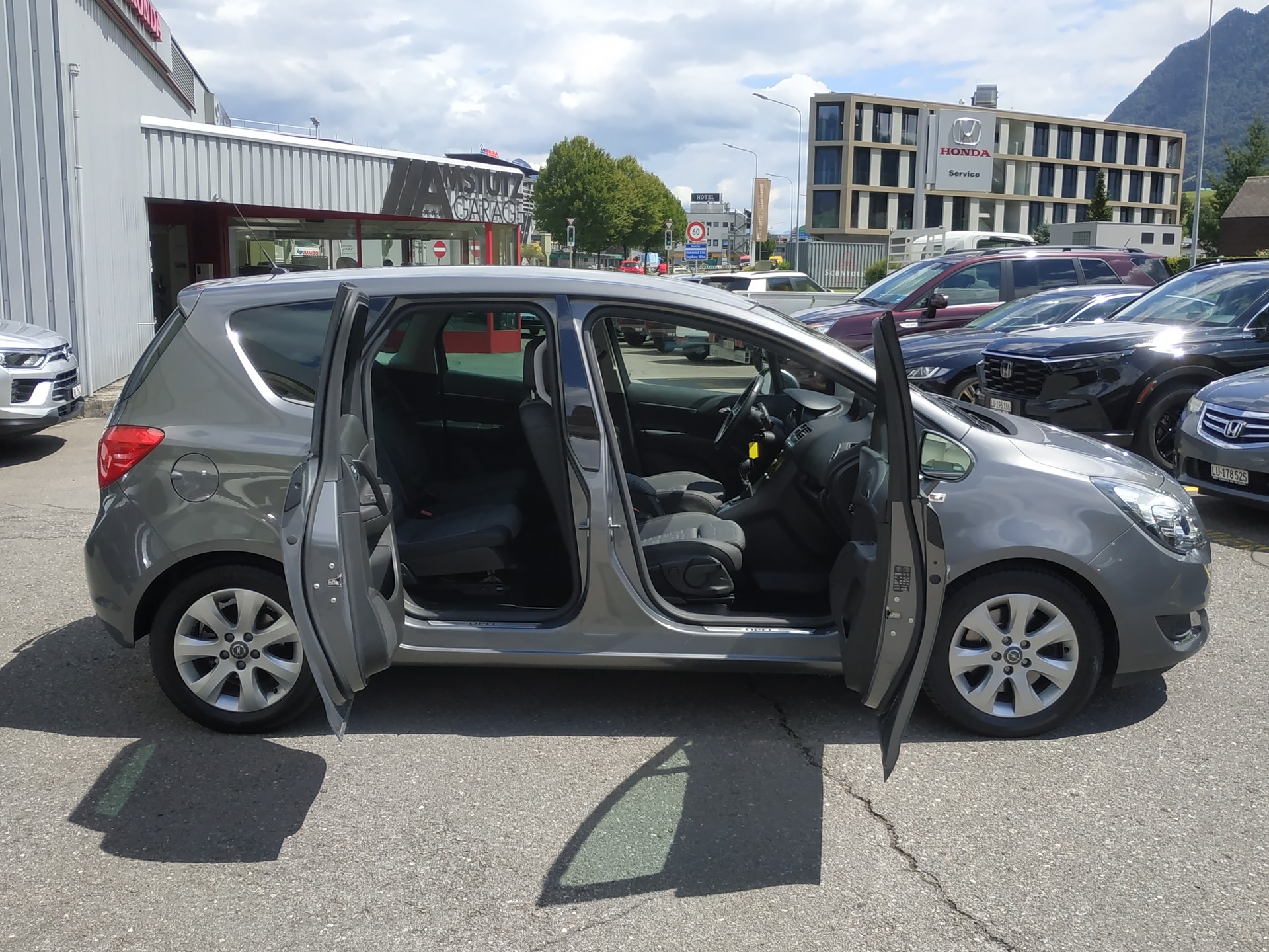 OPEL Meriva 1.4 Turbo Cosmo Automatic-image-9
