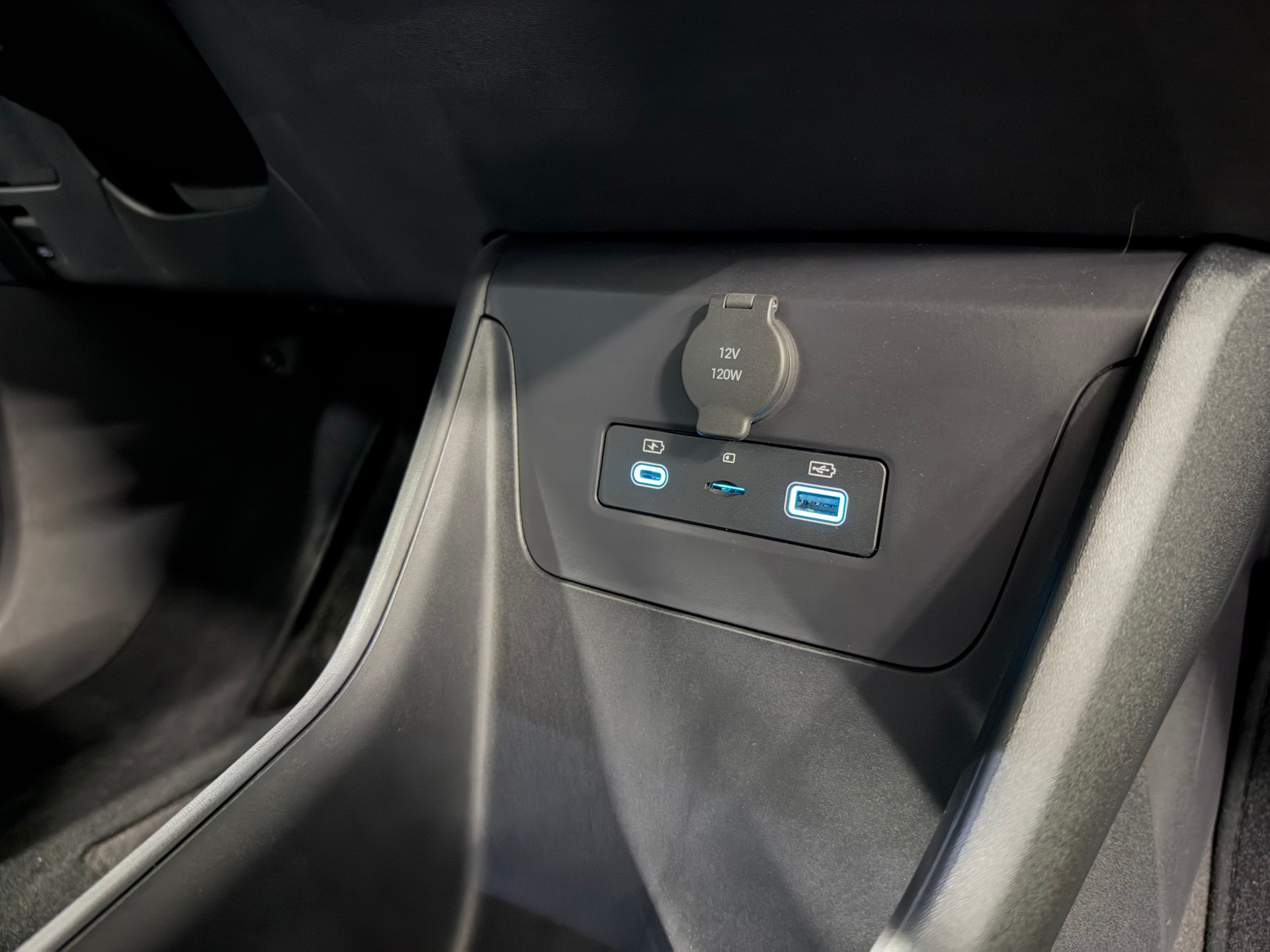 BYD Dolphin Surf 43 kWh Comfort-image-14