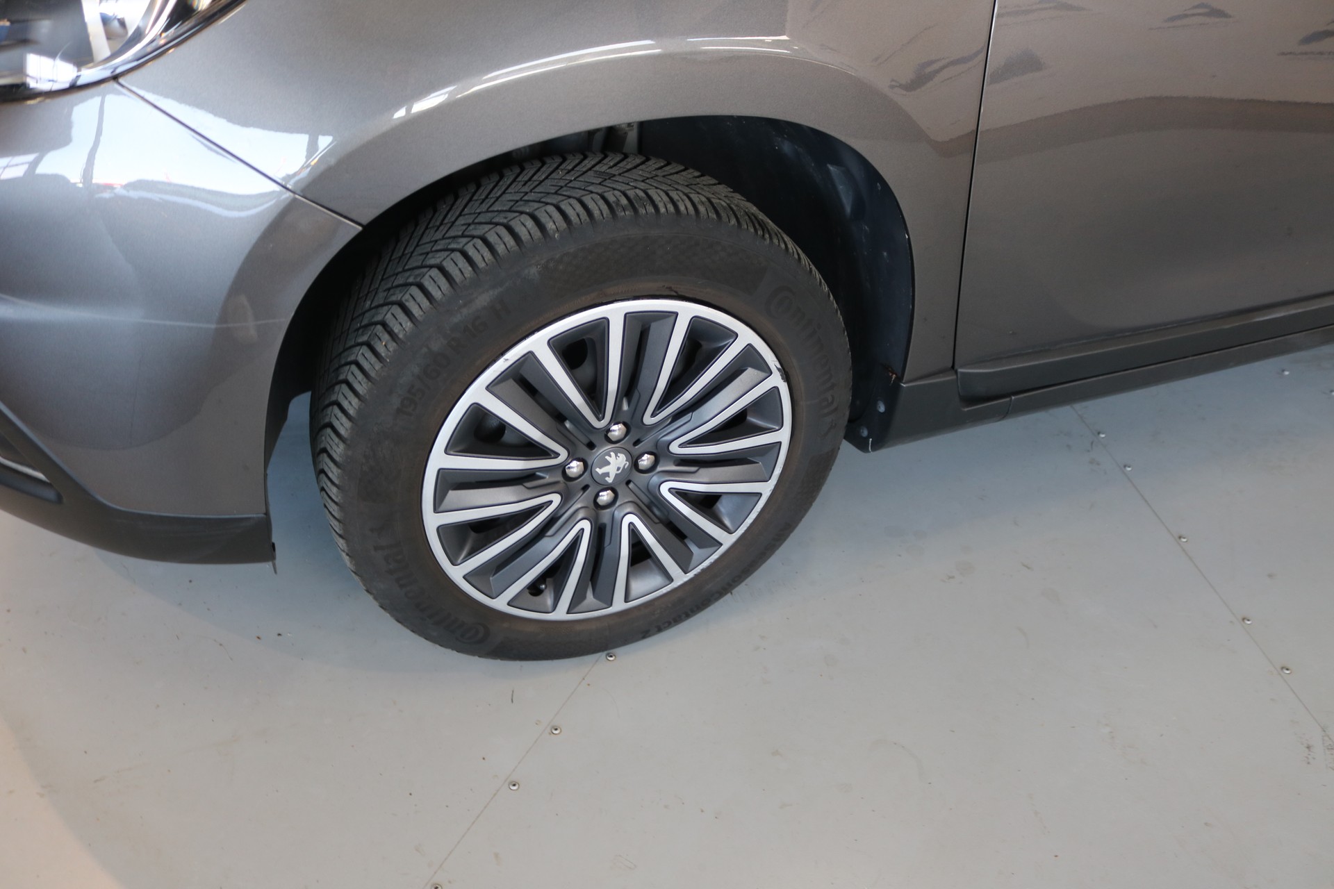PEUGEOT 2008 1.2 PureTech Active-image-31
