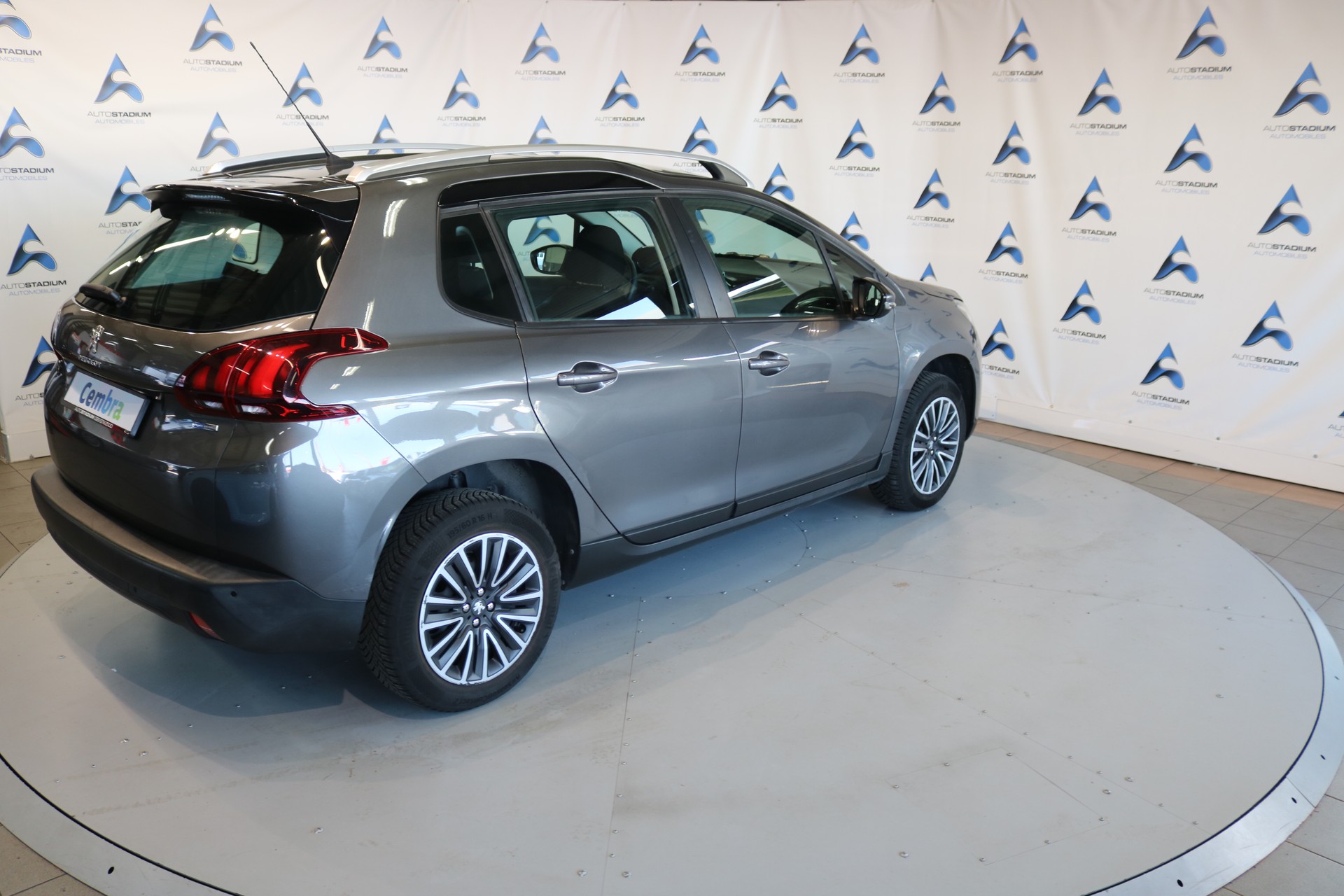 PEUGEOT 2008 1.2 PureTech Active-image-23
