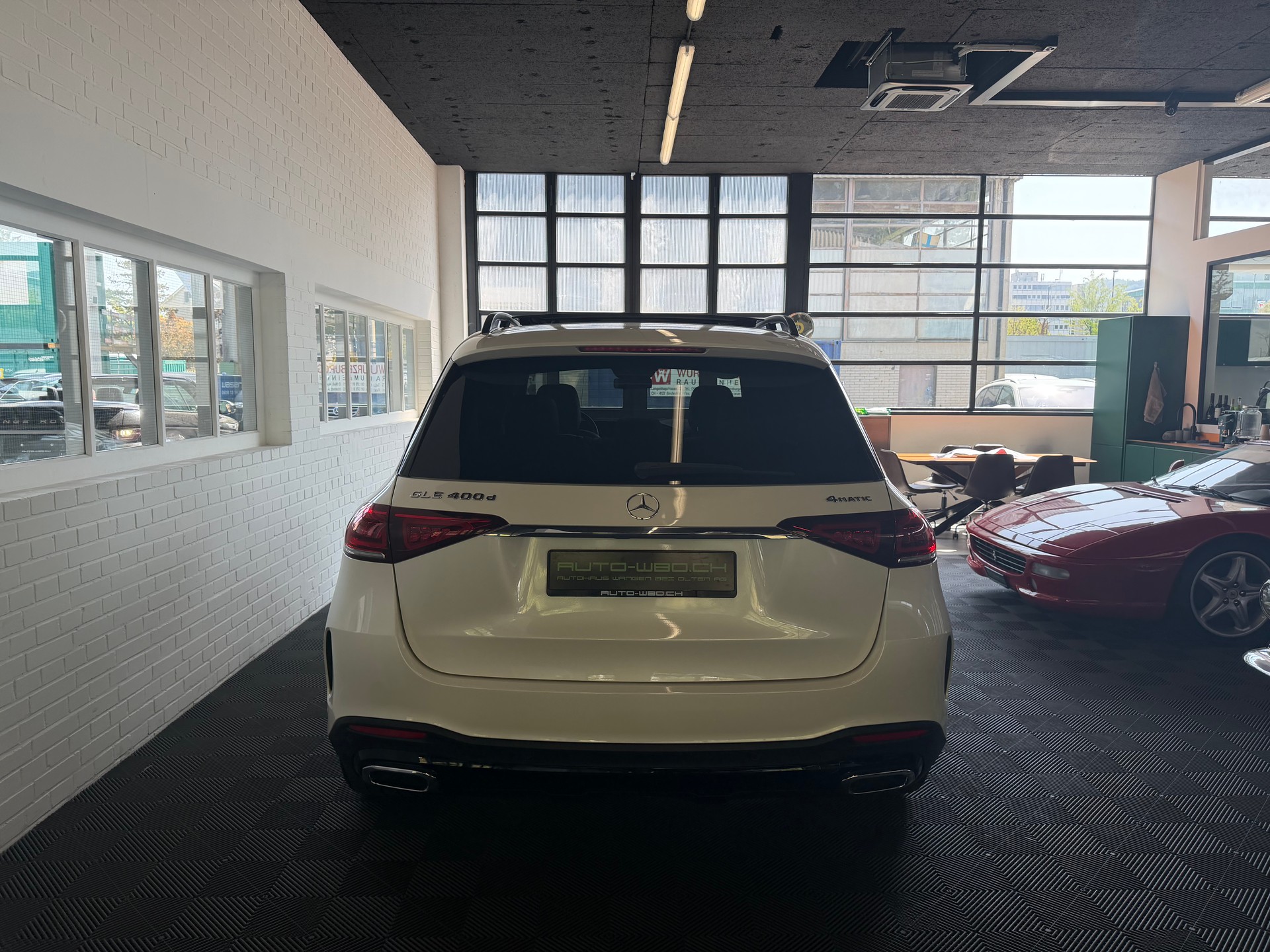 MERCEDES-BENZ GLE 400 d 4Matic AMG Line 9G-Tronic-showroom-element-3