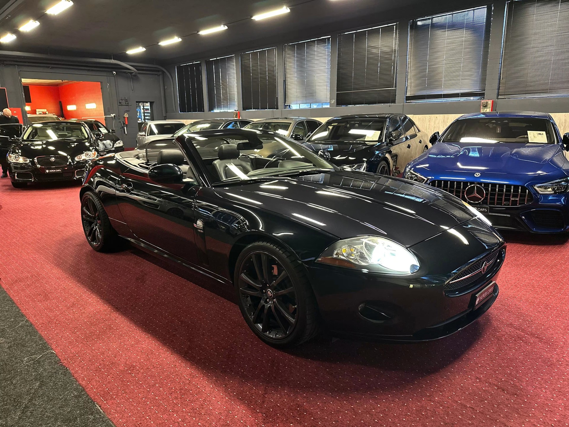 JAGUAR 4.2 V8-image-1