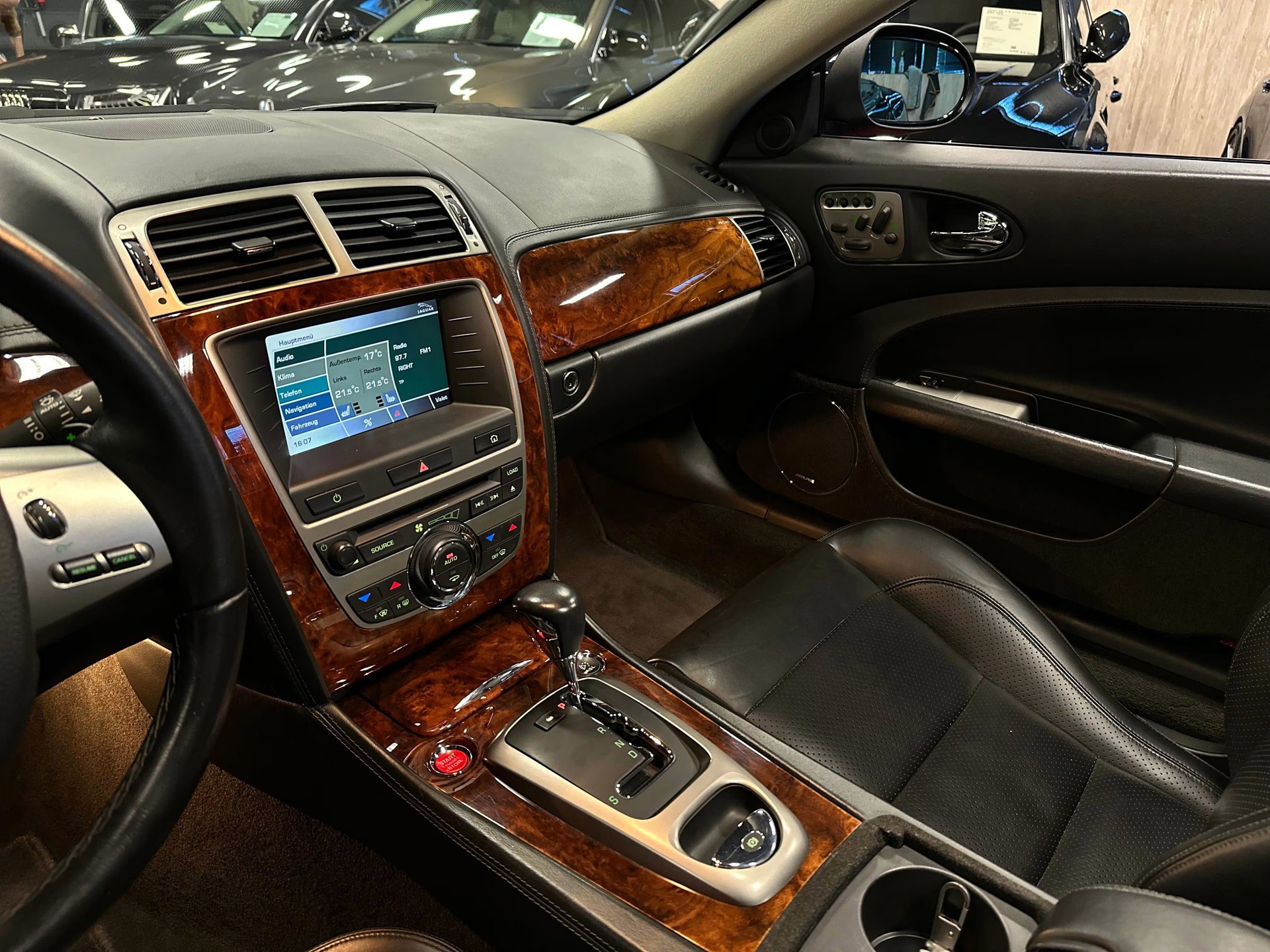 JAGUAR 4.2 V8-image-5