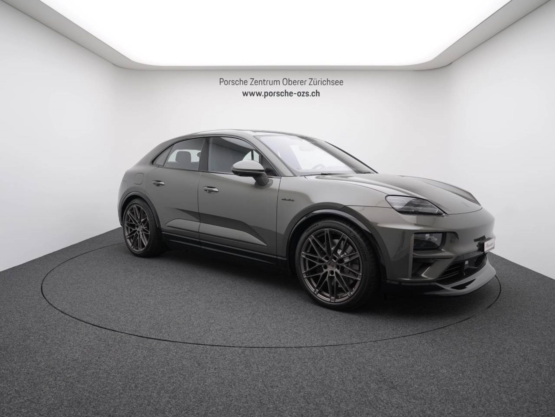 PORSCHE Macan Turbo-image-8
