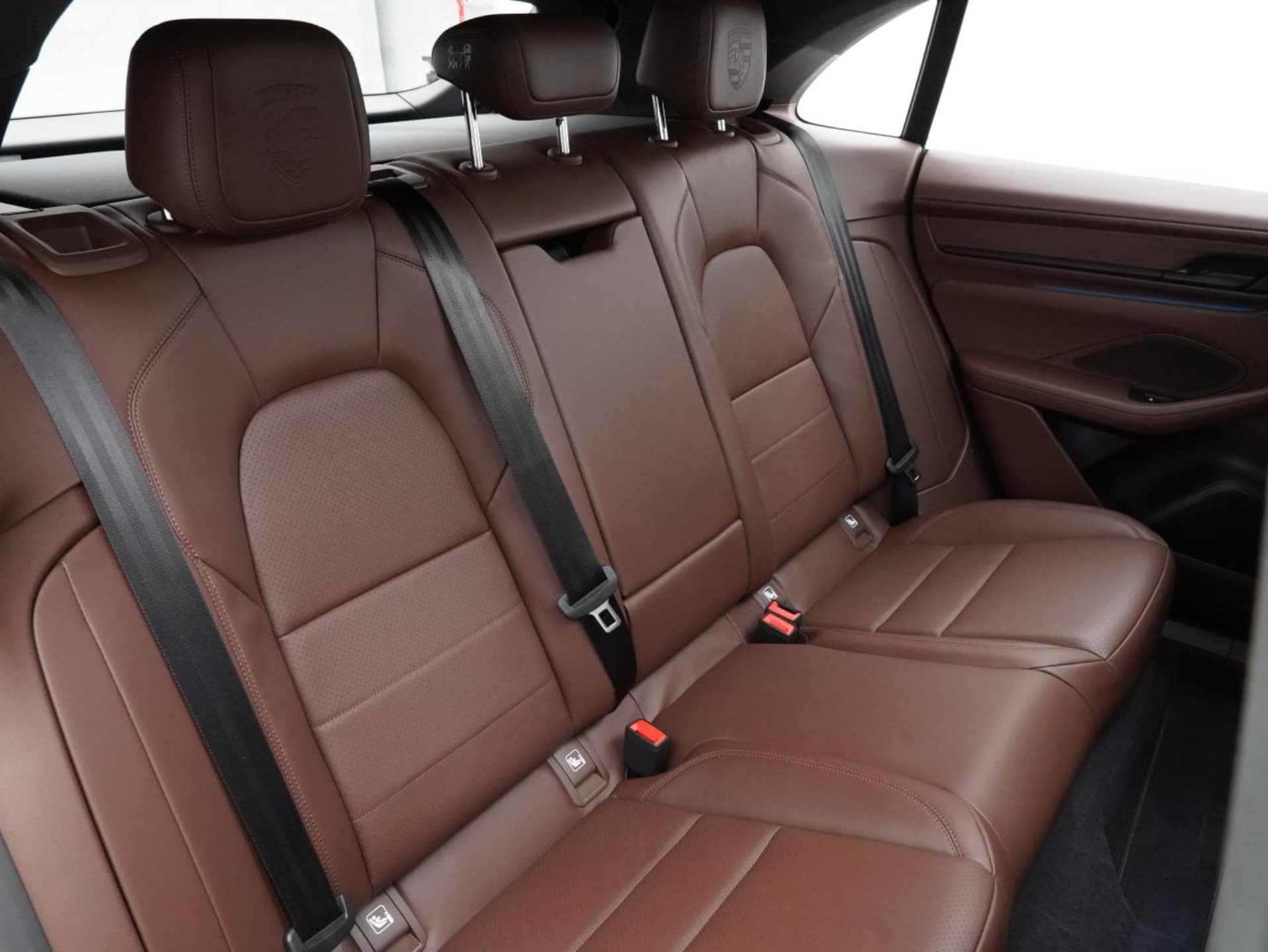 PORSCHE Macan Turbo-image-30