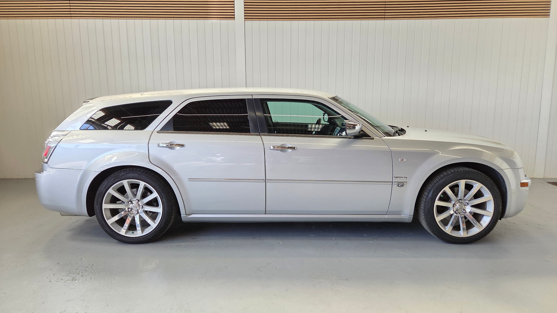 CHRYSLER 5.7 V8 HEMI-image-2
