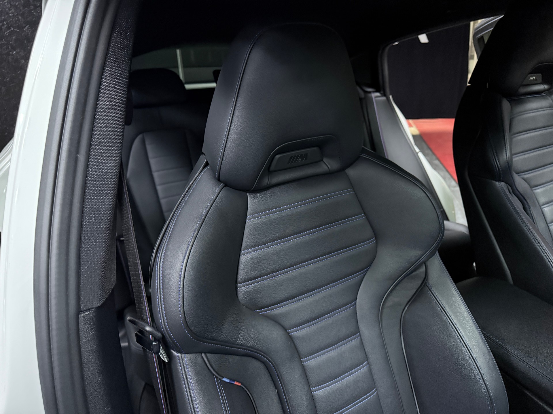 BMW X4 xDrive 20d M Sport Steptronic-image-11