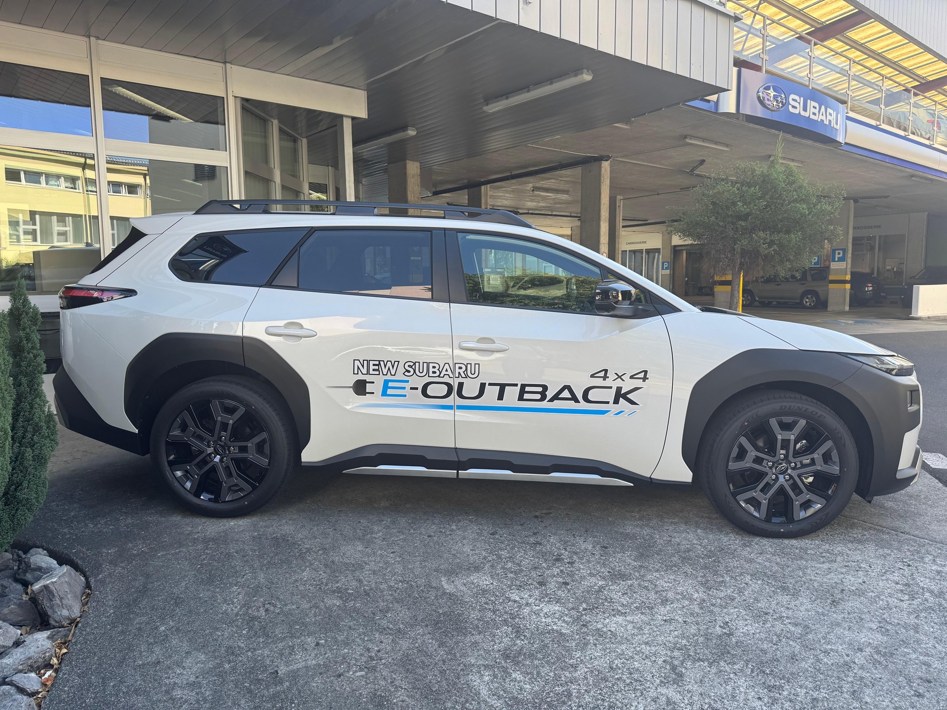 SUBARU E-Outback eV Luxury AWD-showroom-element-2