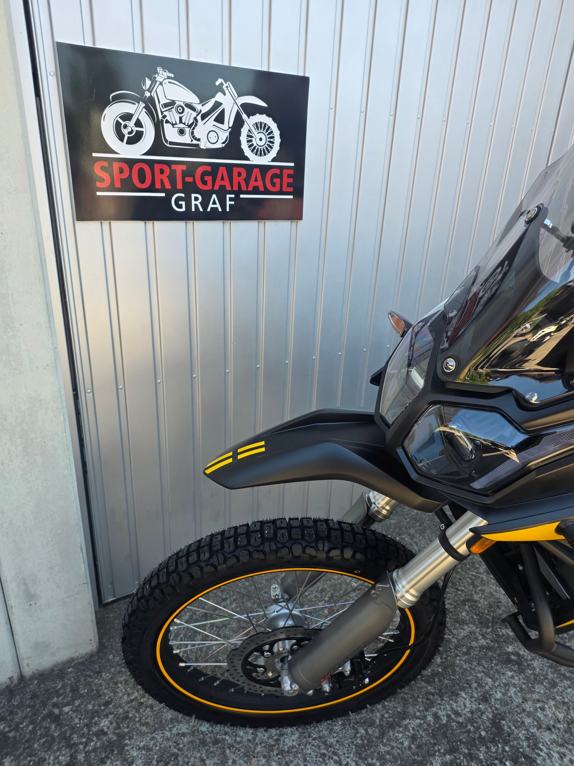 VOGE 300 Rally-showroom-element-3