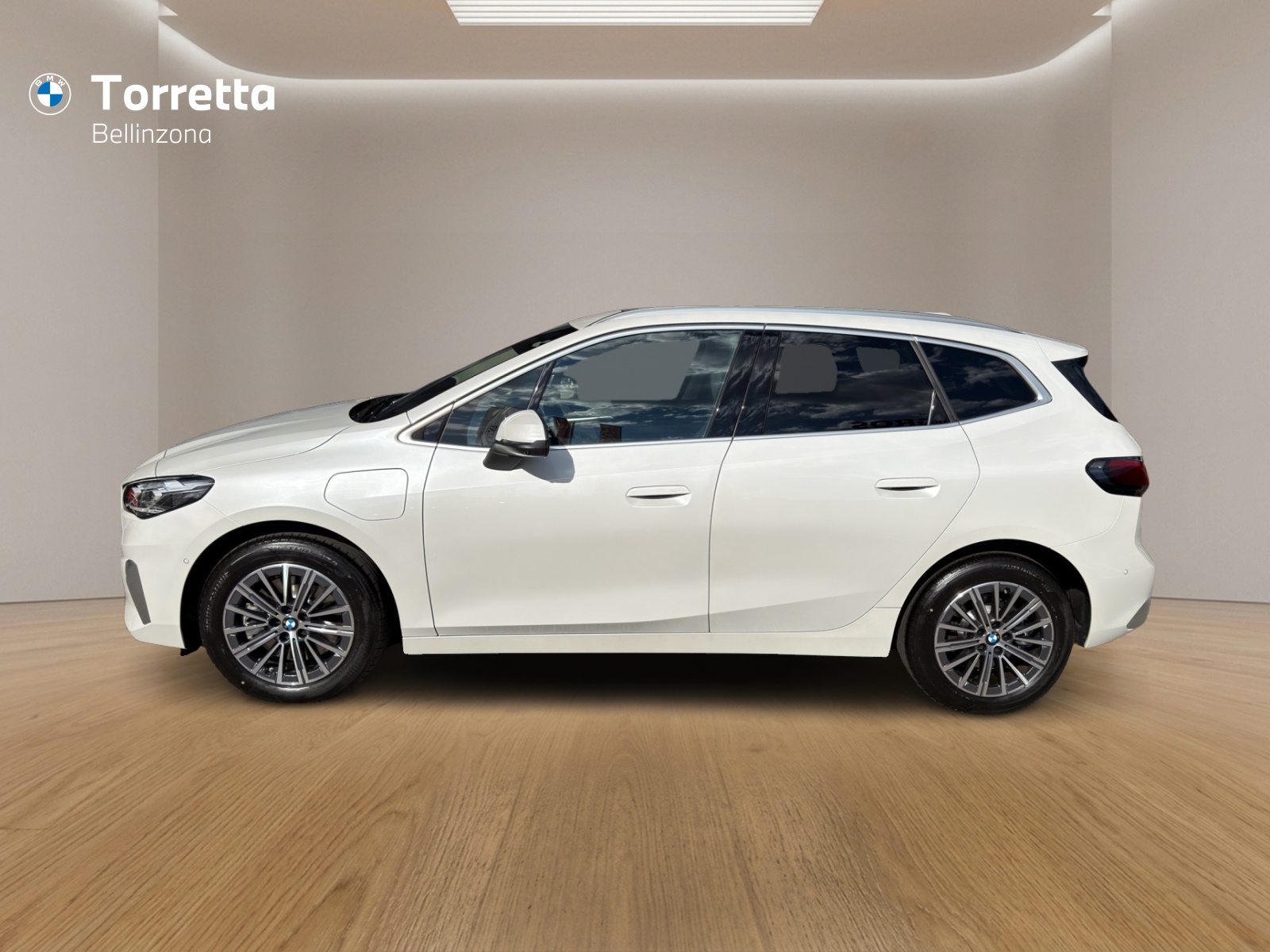 BMW 230e xDrive Active Tourer Luxury Line-showroom-element-1