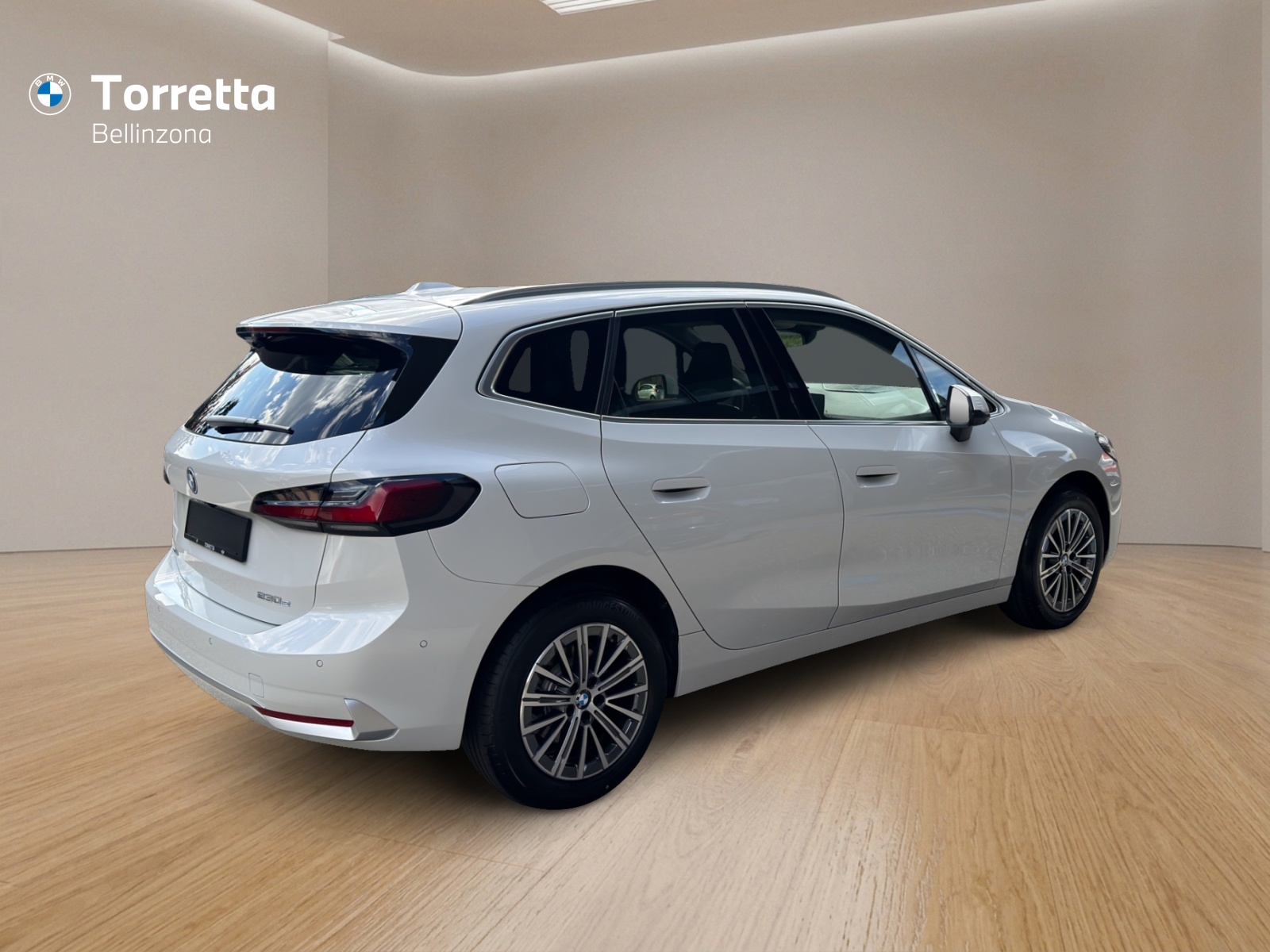 BMW 230e xDrive Active Tourer Luxury Line-image-4