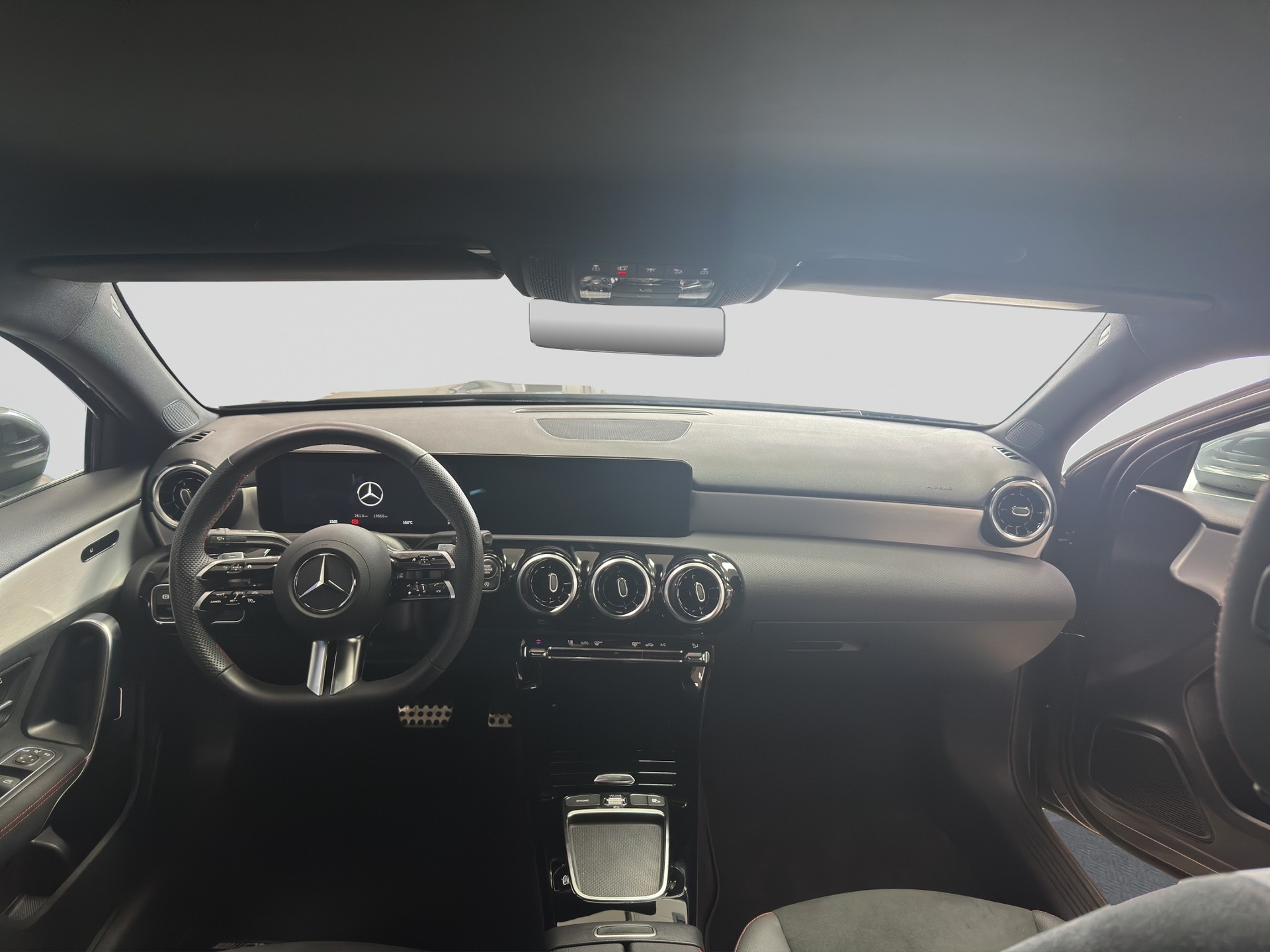 MERCEDES-BENZ A 200 7G-DCT AMG-LINE-showroom-element-1