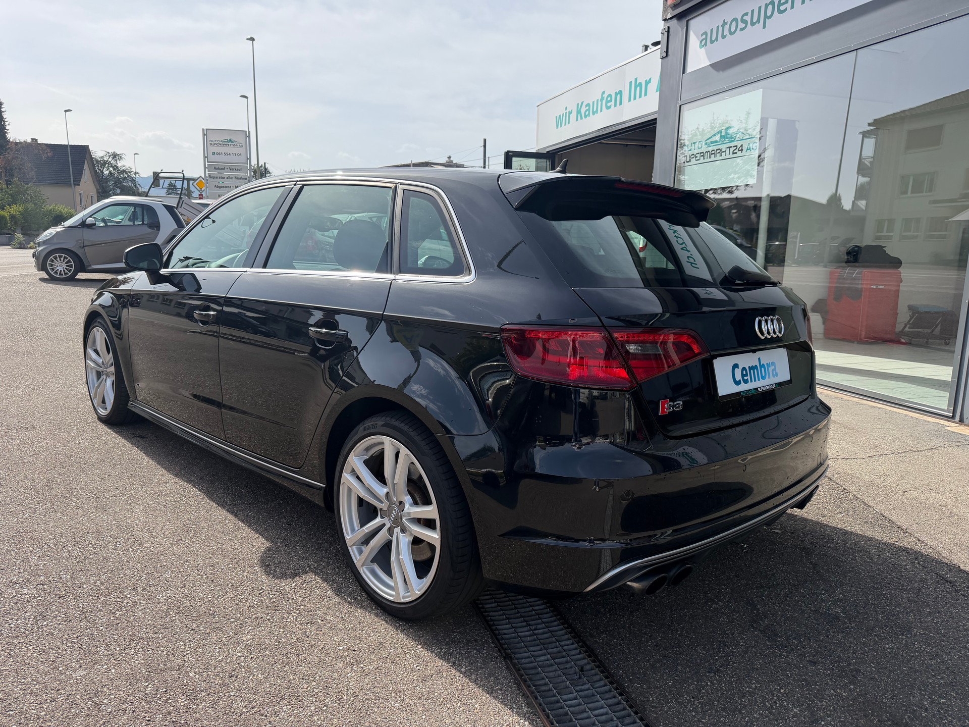 AUDI S3 Sportback 2.0 TFSI quattro S-tronic-showroom-element-2