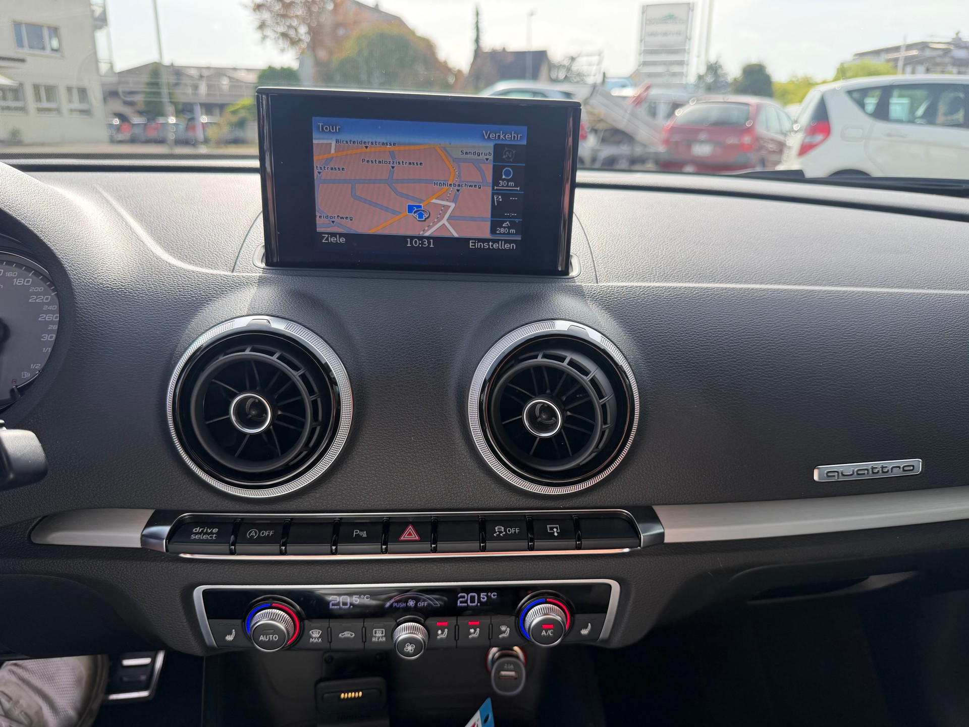 AUDI S3 Sportback 2.0 TFSI quattro S-tronic-image-13