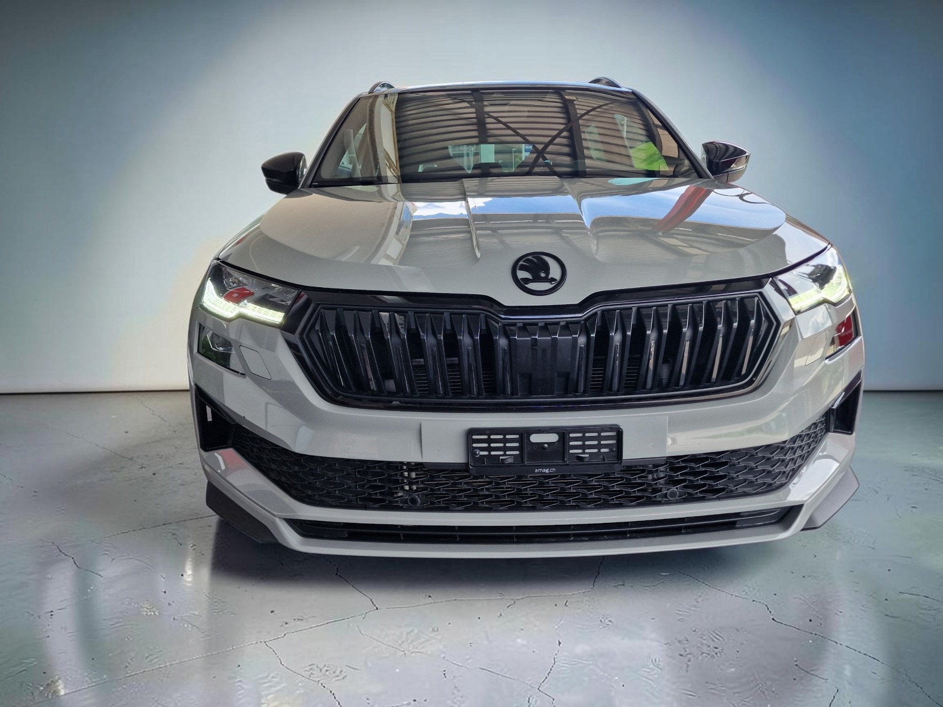 SKODA Karoq 1.5 TSI SportLine DSG 8xAlu AHK1.5t 24Mt Gara-showroom-element-2