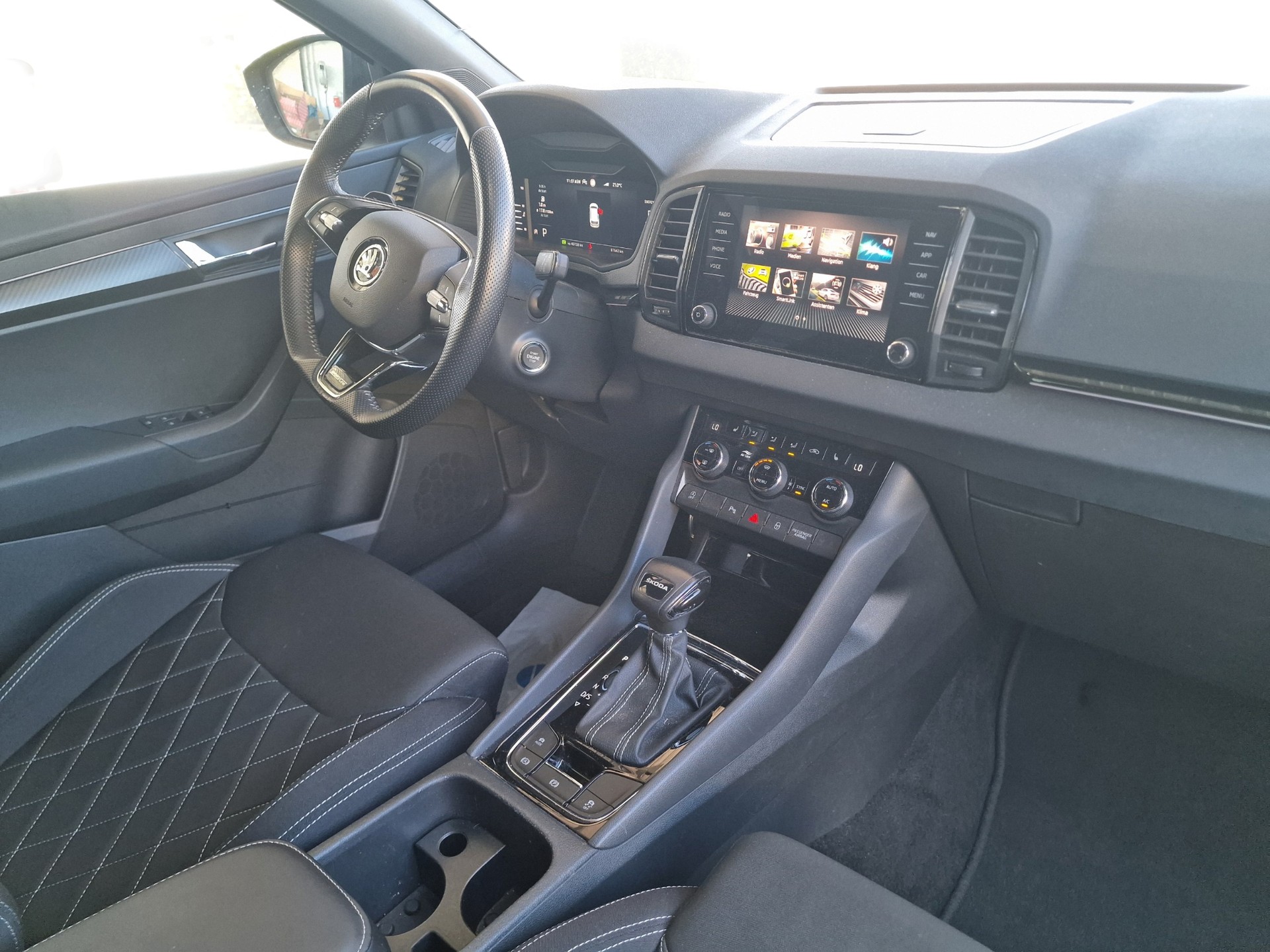 SKODA Karoq 1.5 TSI SportLine DSG 8xAlu AHK1.5t 24Mt Gara-image-11