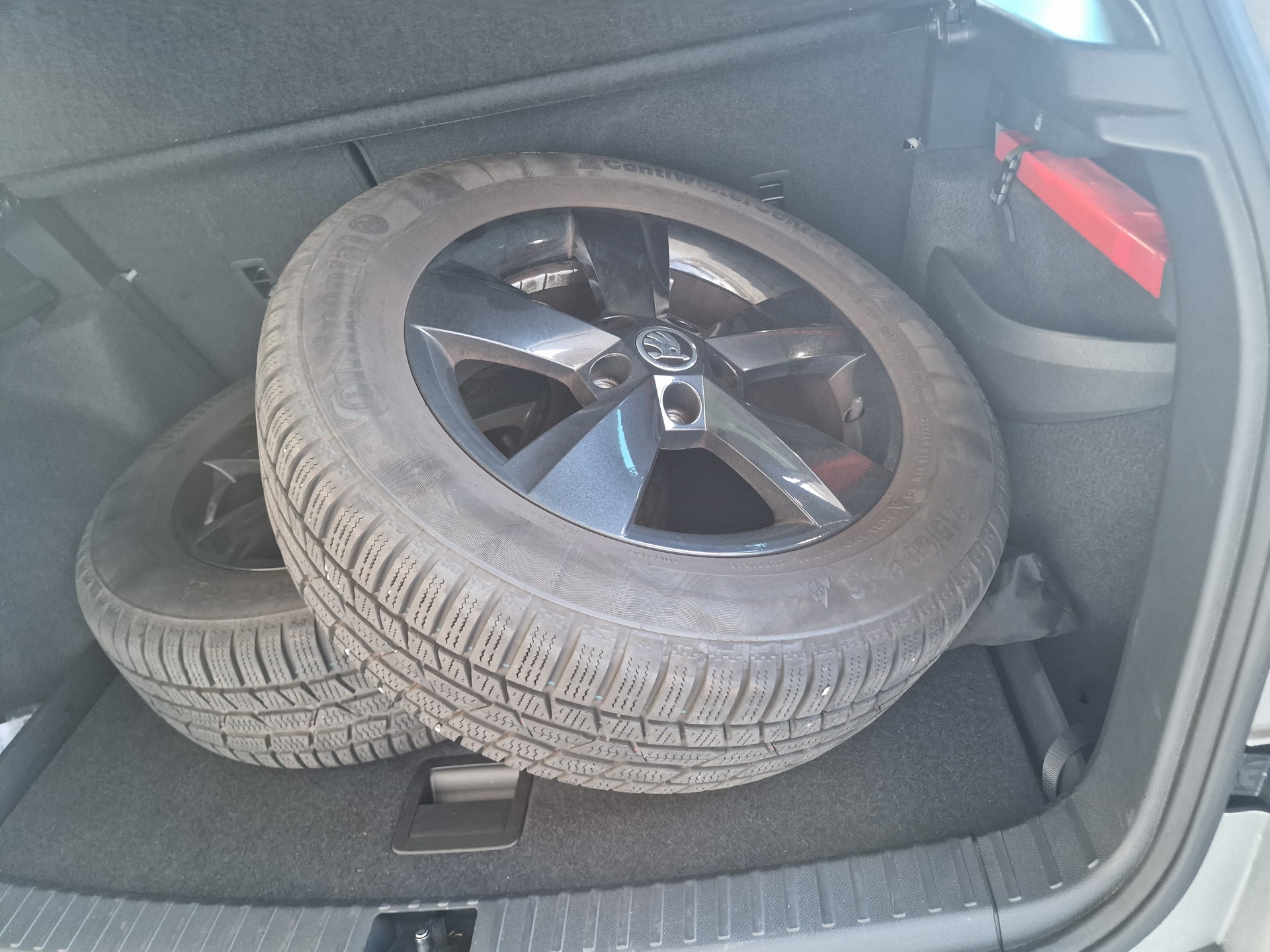 SKODA Karoq 1.5 TSI SportLine DSG 8xAlu AHK1.5t 24Mt Gara-image-34