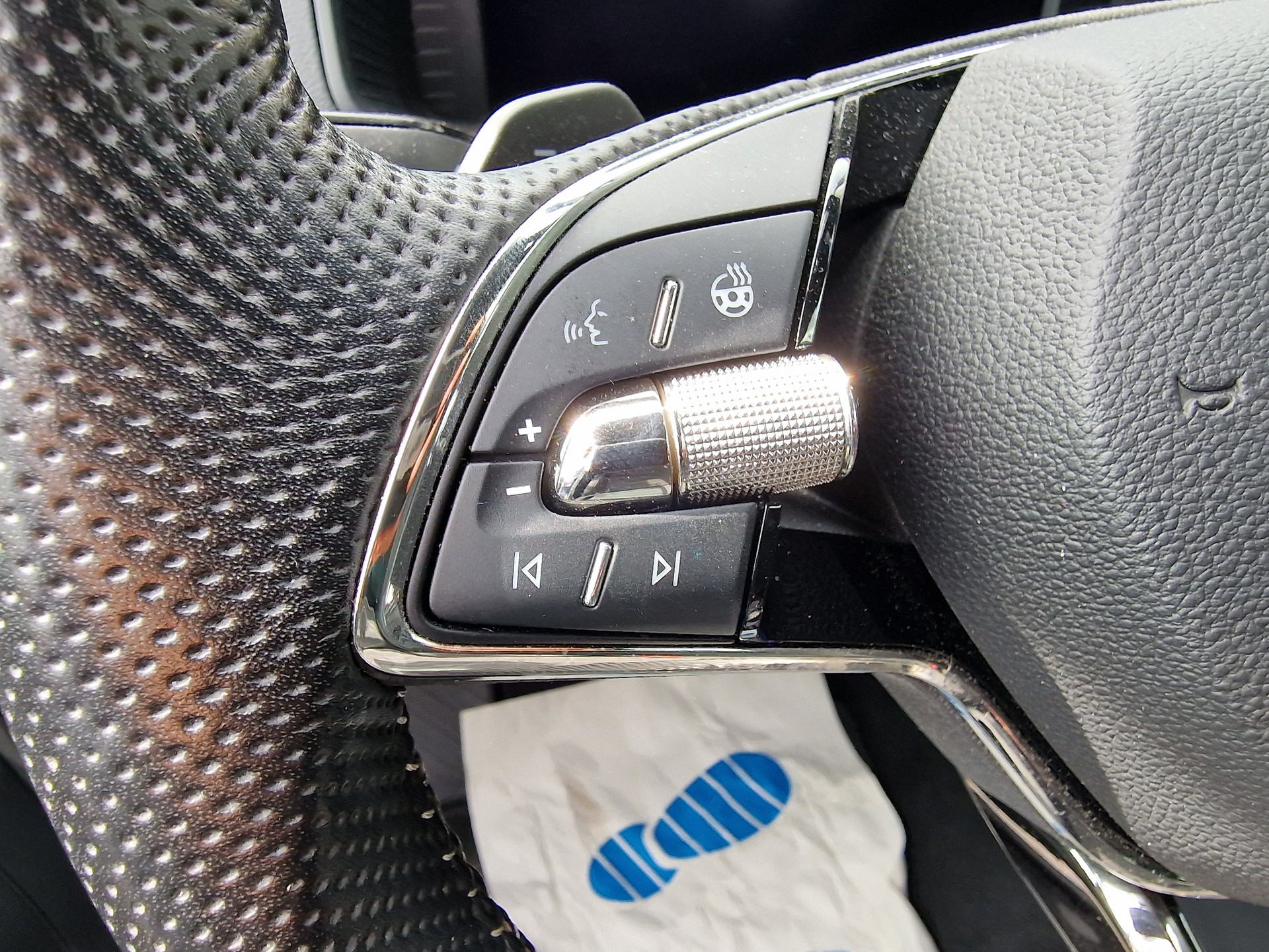 SKODA Karoq 1.5 TSI SportLine DSG 8xAlu AHK1.5t 24Mt Gara-image-18