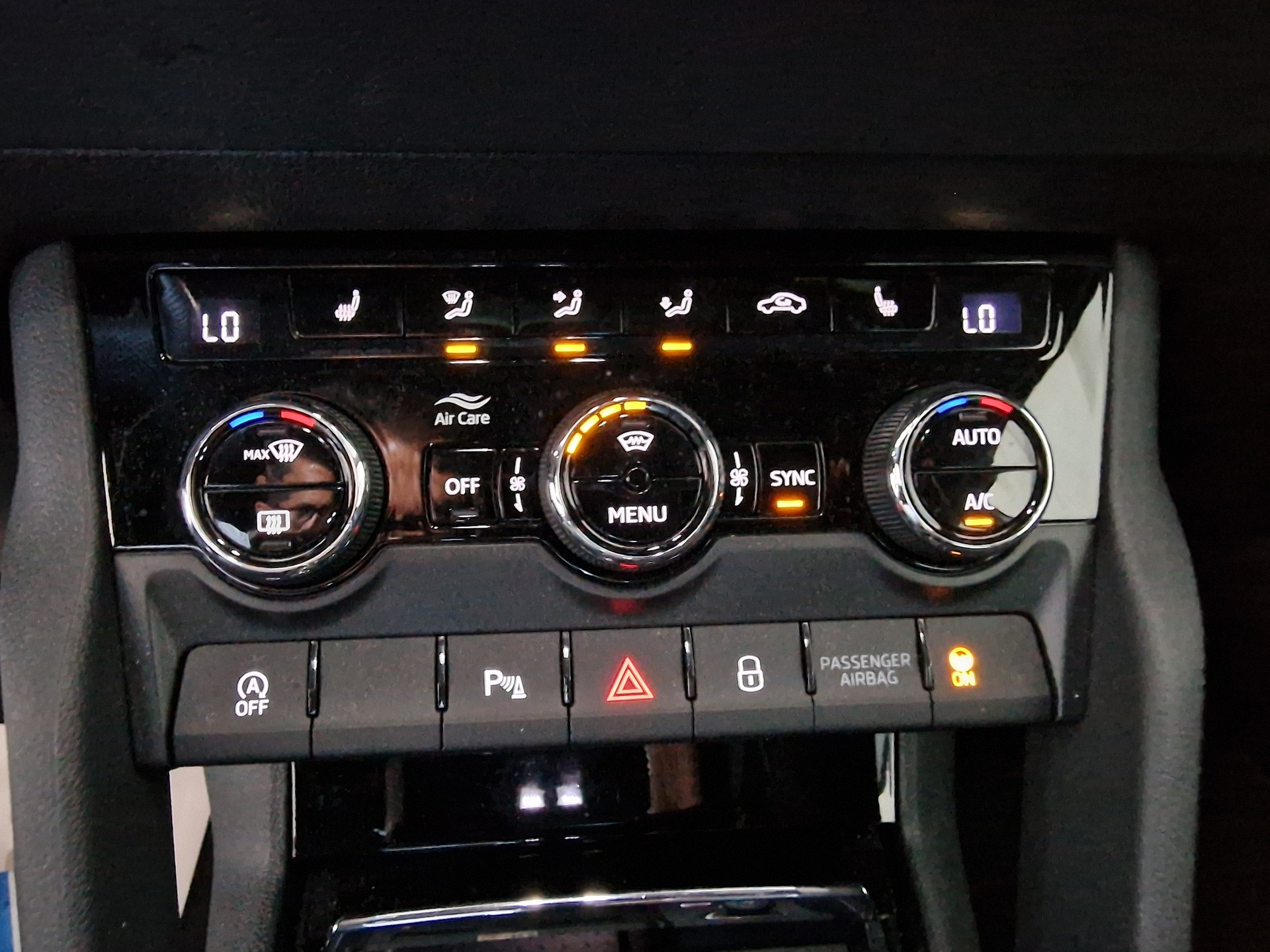 SKODA Karoq 1.5 TSI SportLine DSG 8xAlu AHK1.5t 24Mt Gara-image-25