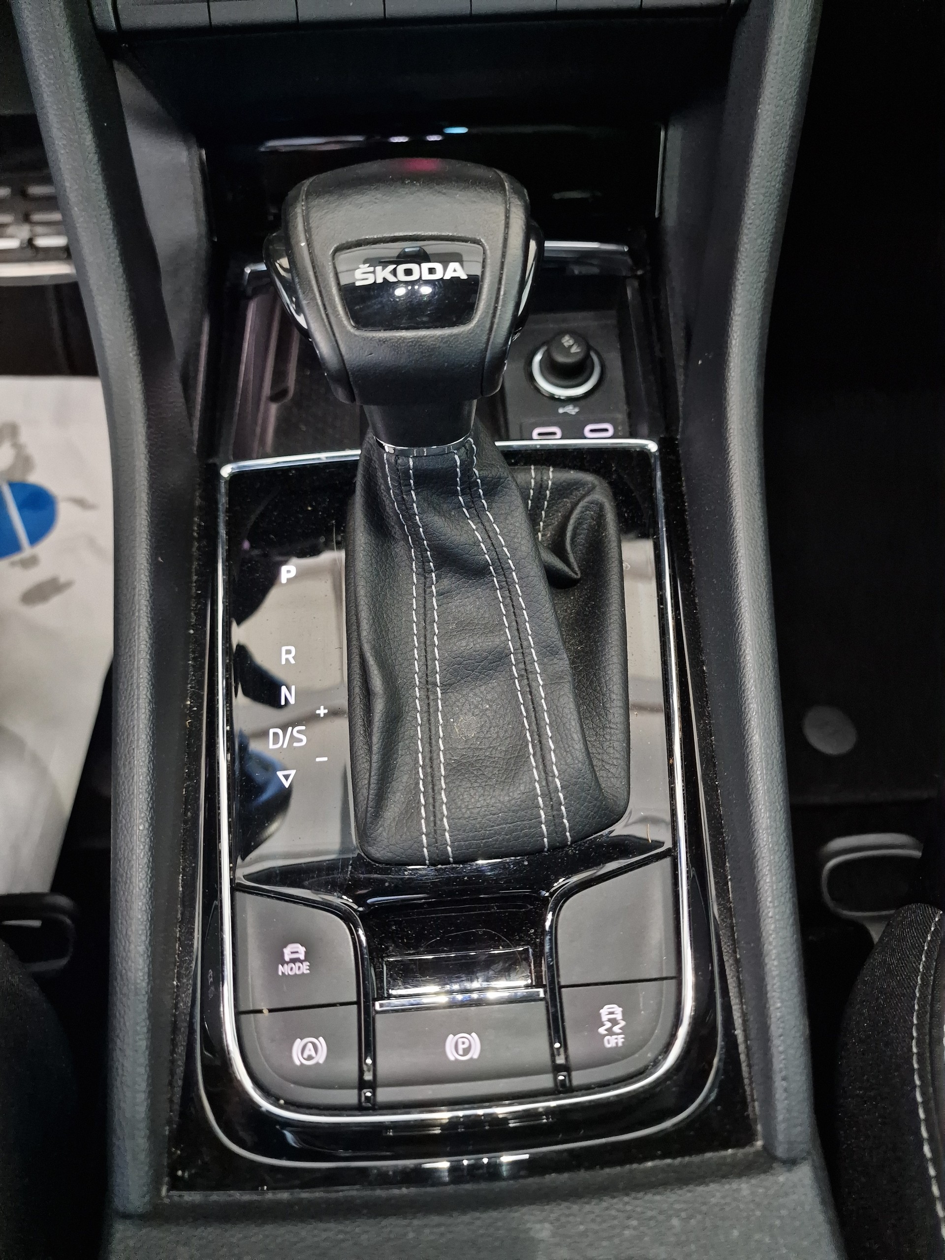 SKODA Karoq 1.5 TSI SportLine DSG 8xAlu AHK1.5t 24Mt Gara-image-22