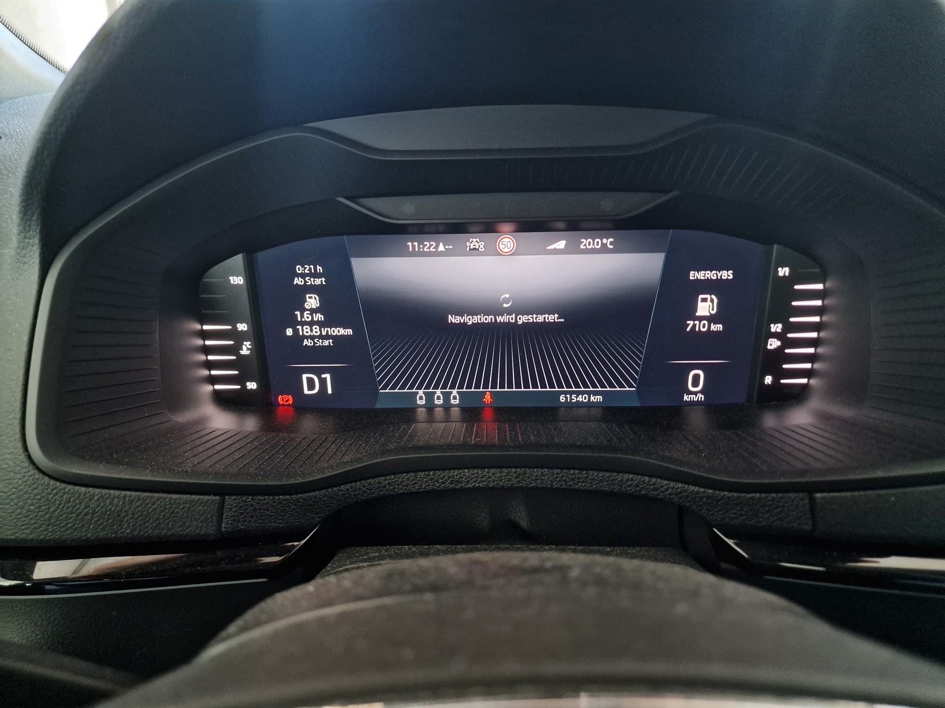 SKODA Karoq 1.5 TSI SportLine DSG 8xAlu AHK1.5t 24Mt Gara-image-30