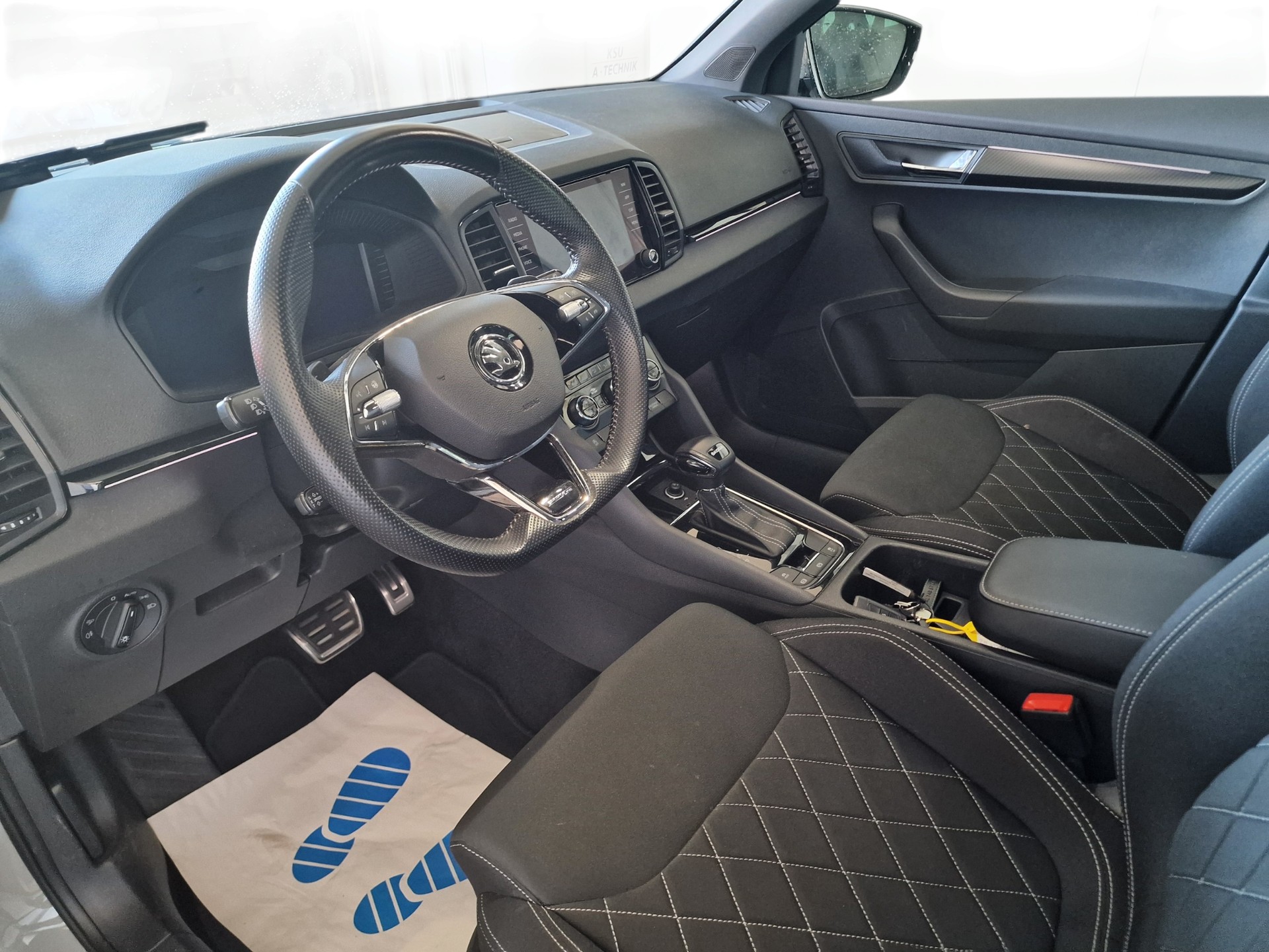 SKODA Karoq 1.5 TSI SportLine DSG 8xAlu AHK1.5t 24Mt Gara-image-10