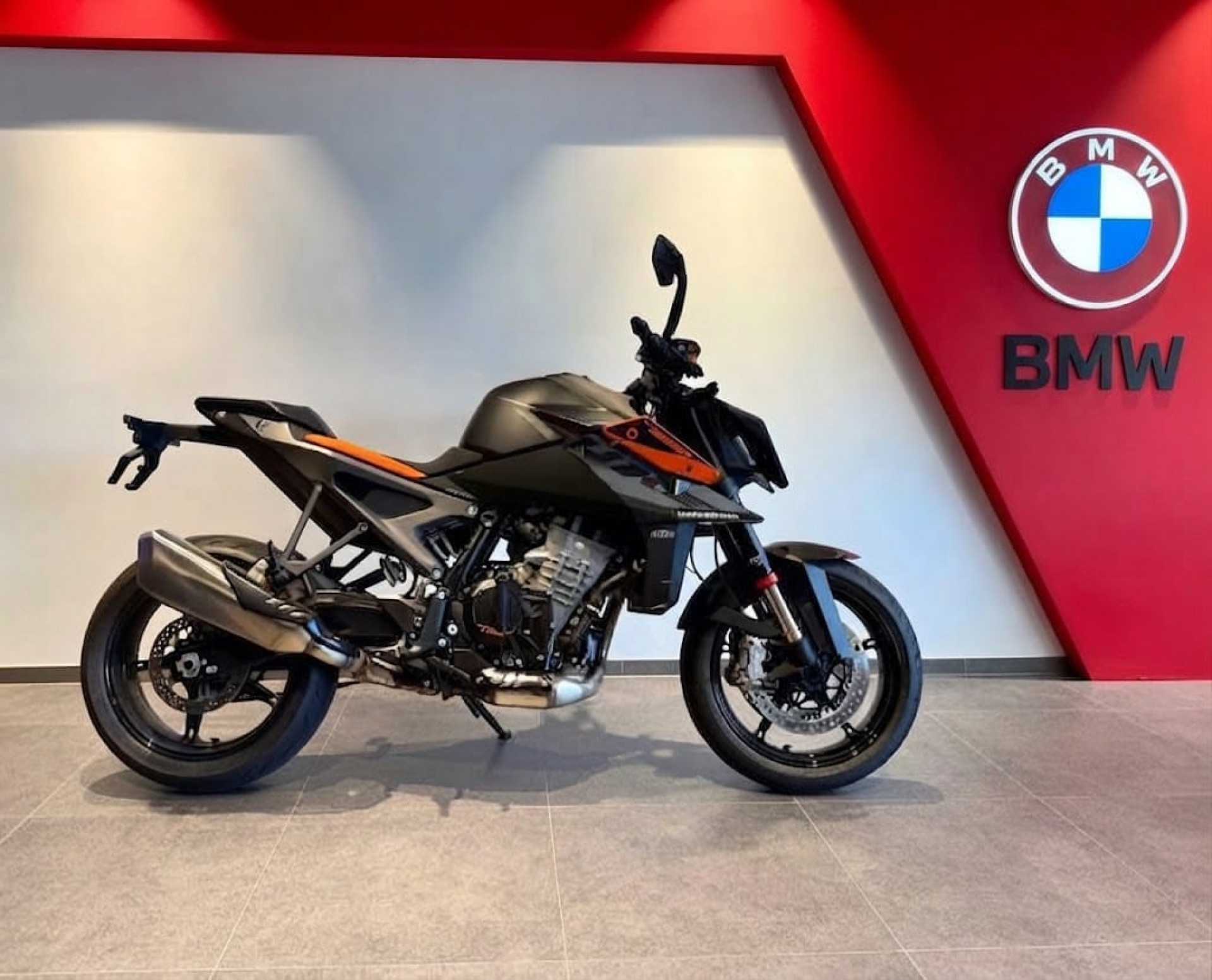 KTM 990 Duke-image-0
