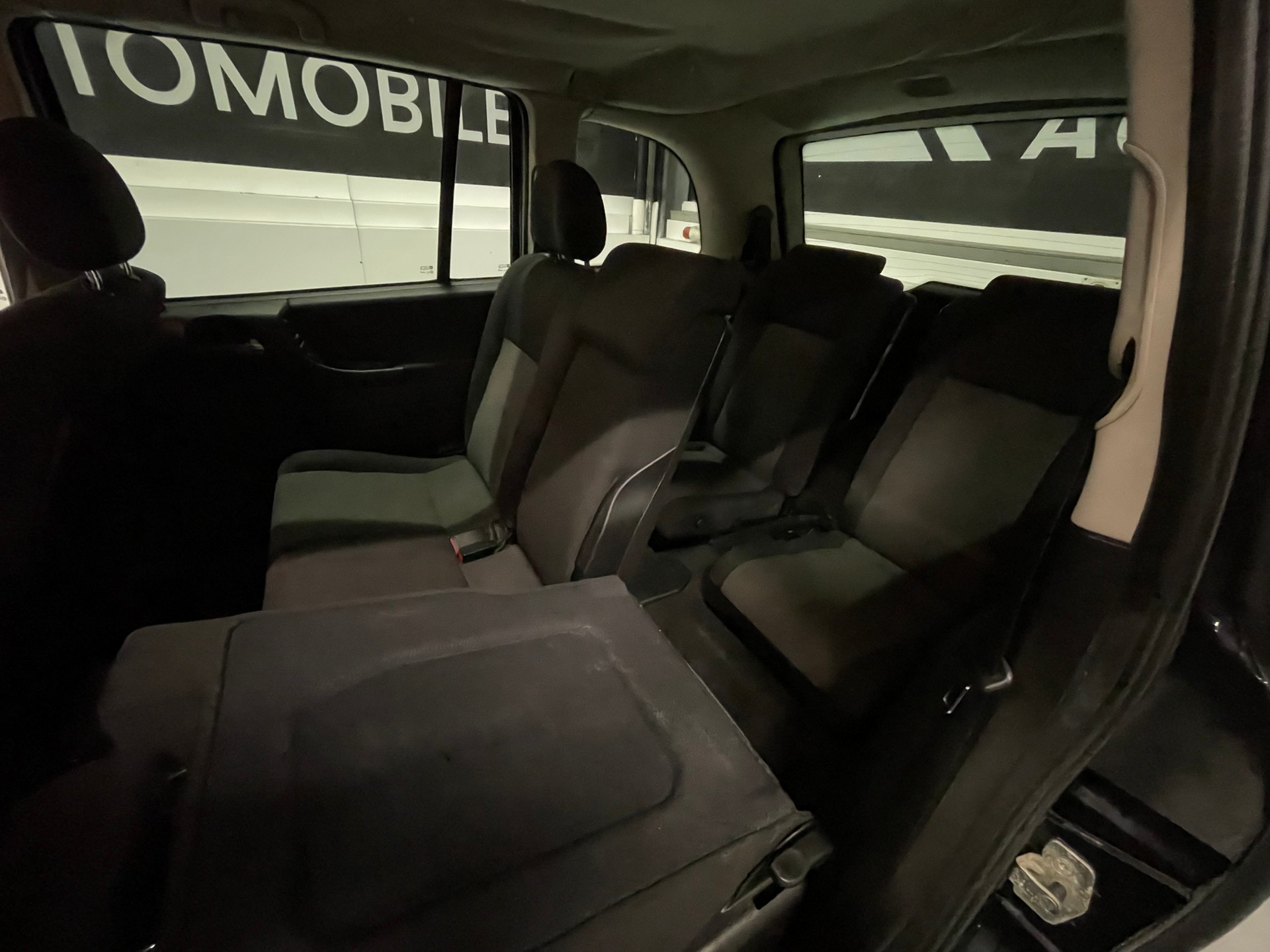 OPEL Zafira 2.2 DTi Edition 7-Plätze-image-14