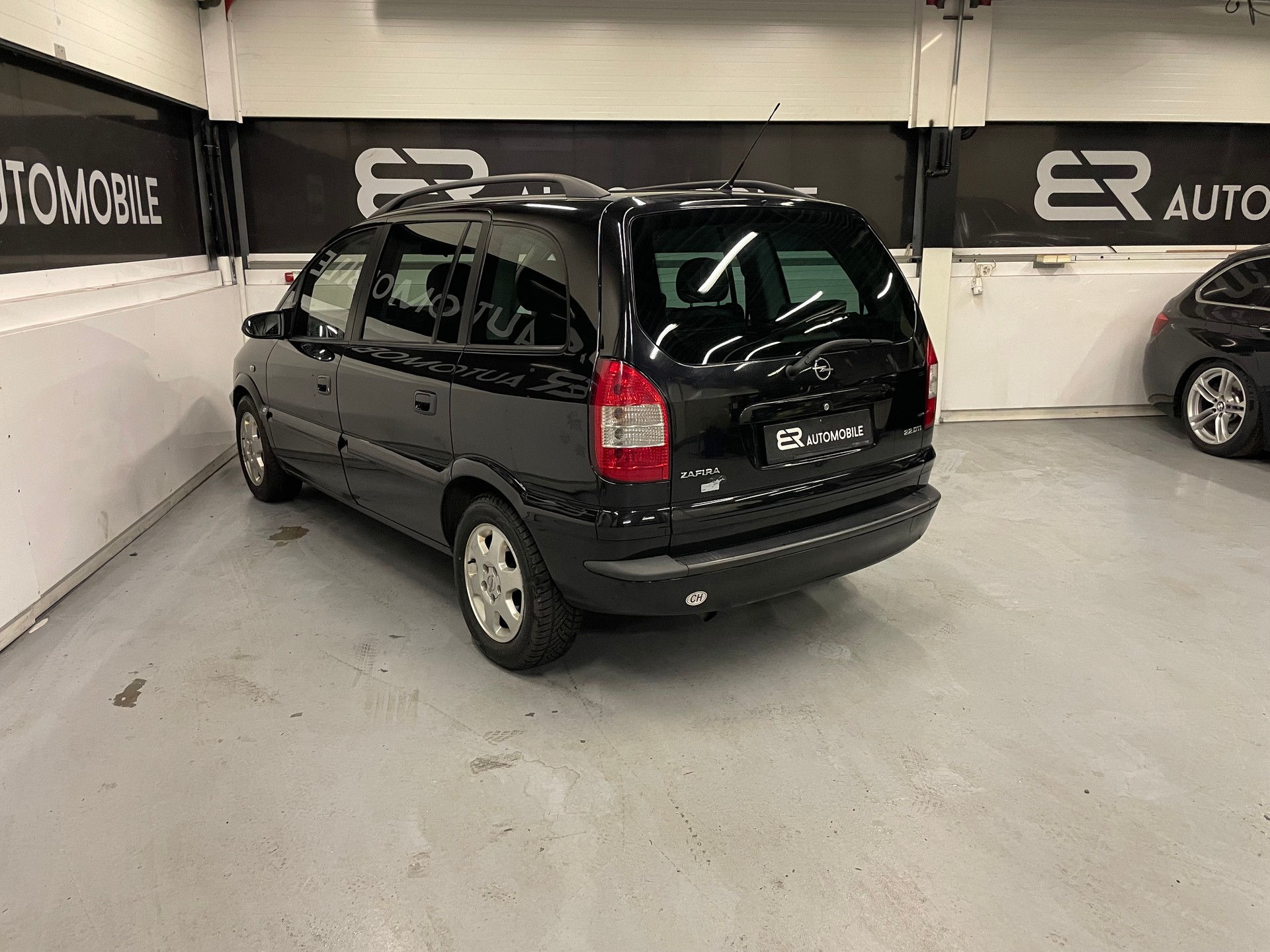 OPEL Zafira 2.2 DTi Edition 7-Plätze-image-3