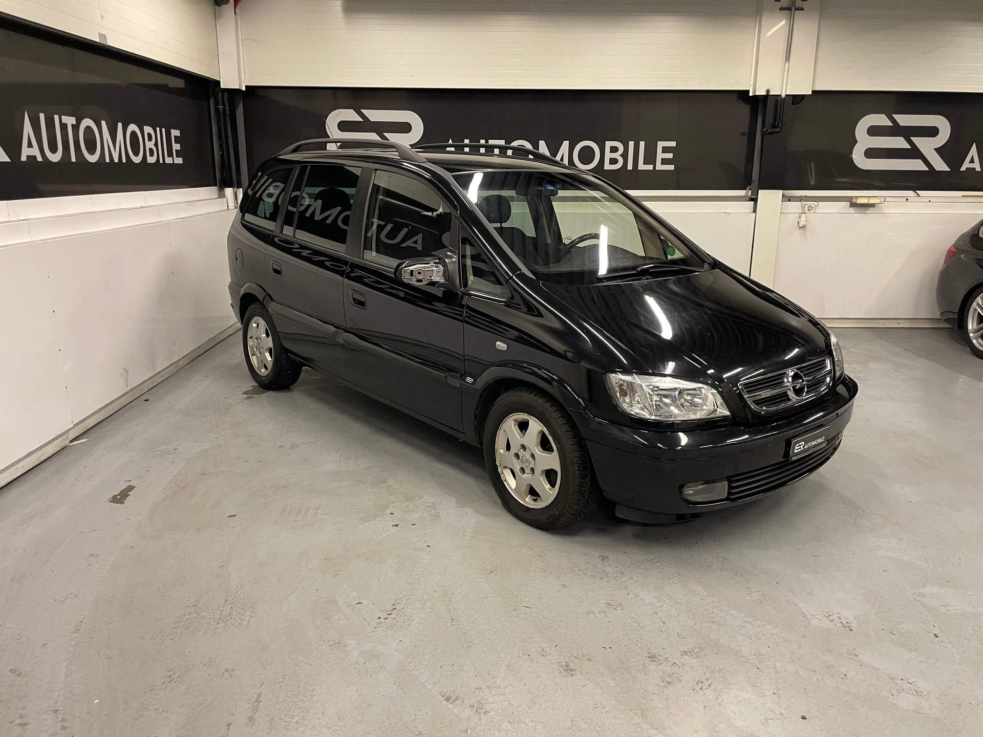 OPEL Zafira 2.2 DTi Edition 7-Plätze-image-1