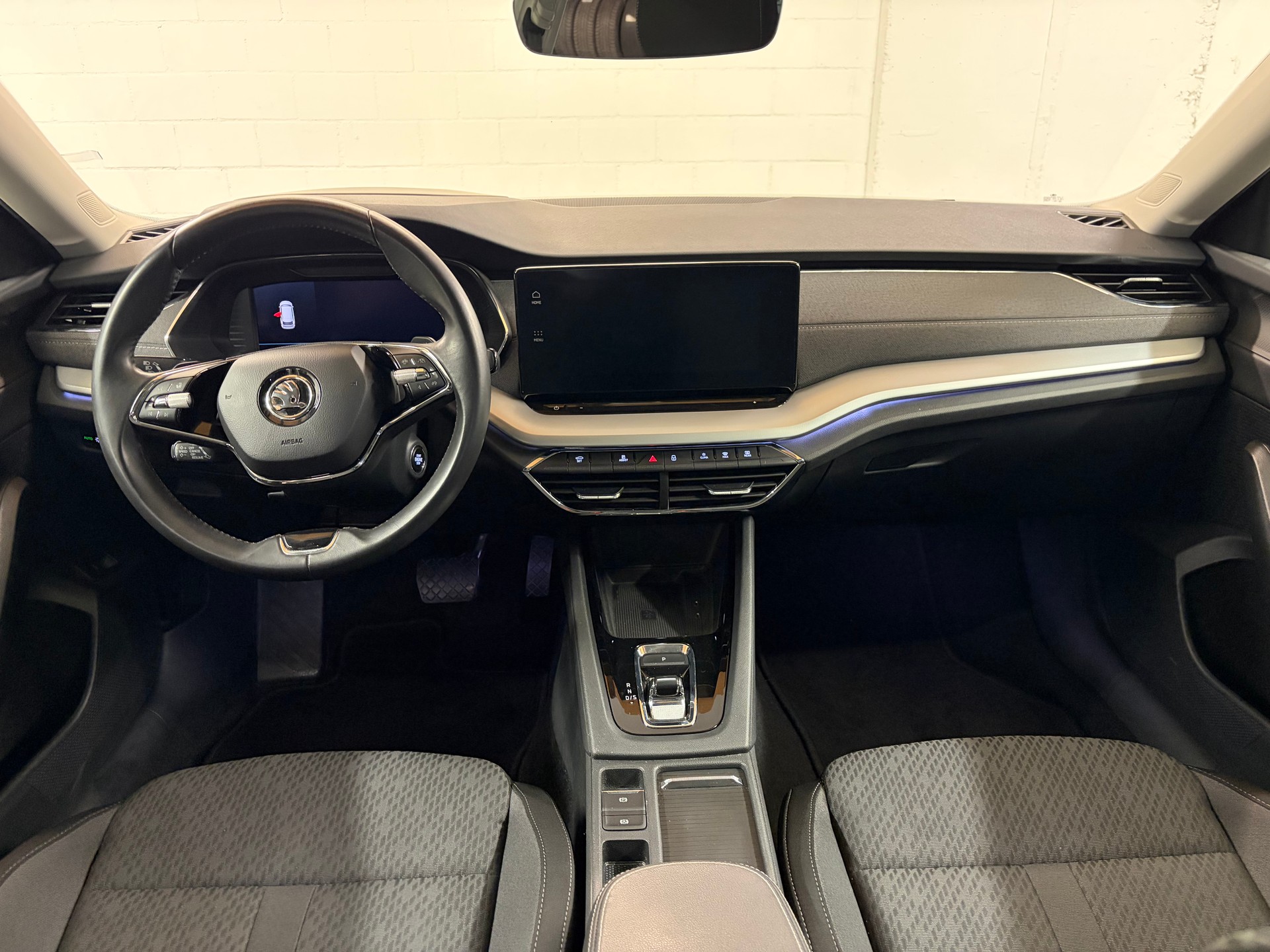 SKODA Octavia Combi 2.0 TDI DSG Style-image-9