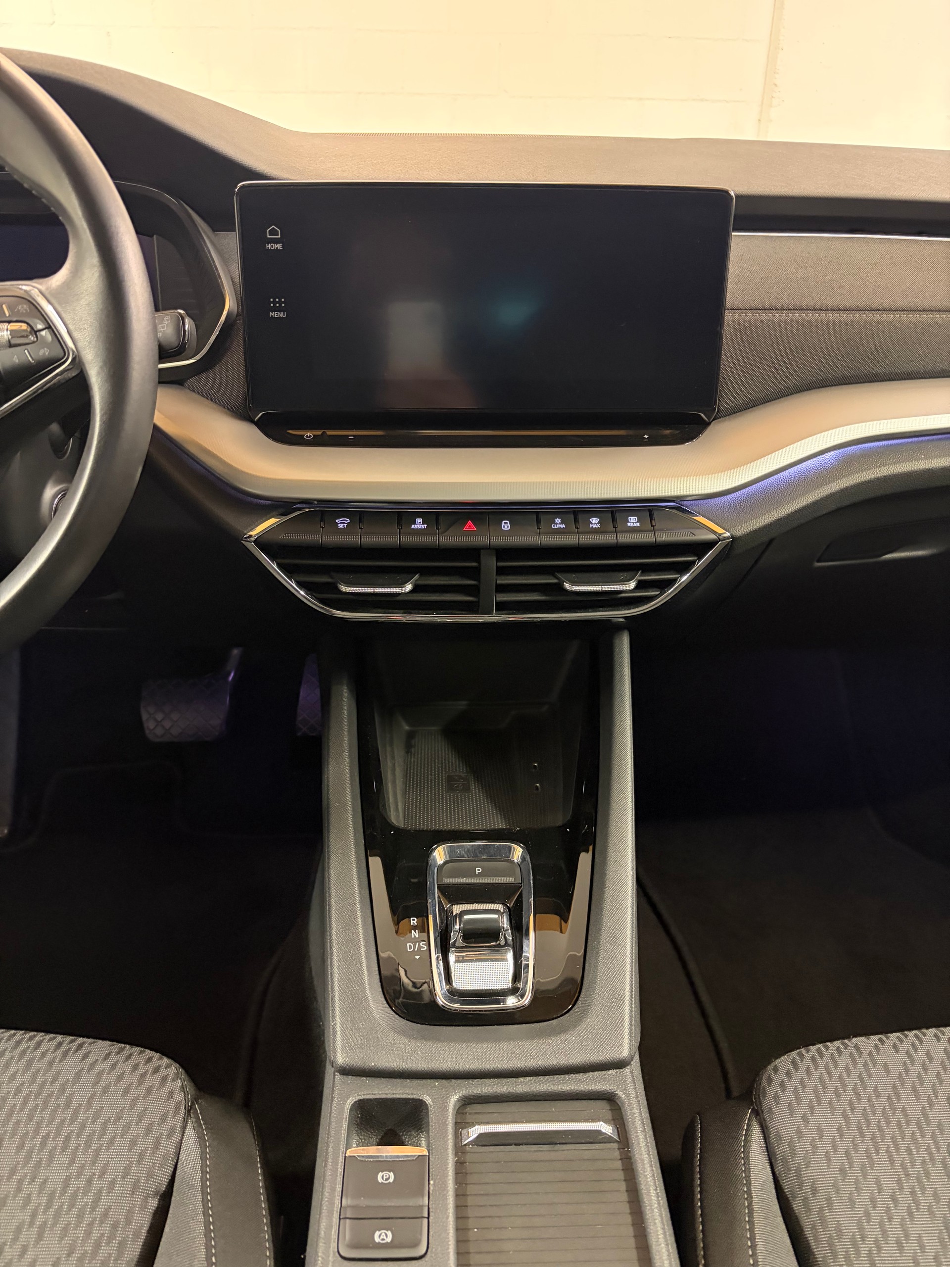 SKODA Octavia Combi 2.0 TDI DSG Style-image-11